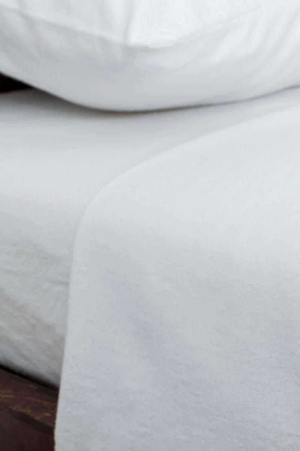 Homescapes Luxury Brushed Cotton Flannelette Flat Sheet 100% Cotton image 2