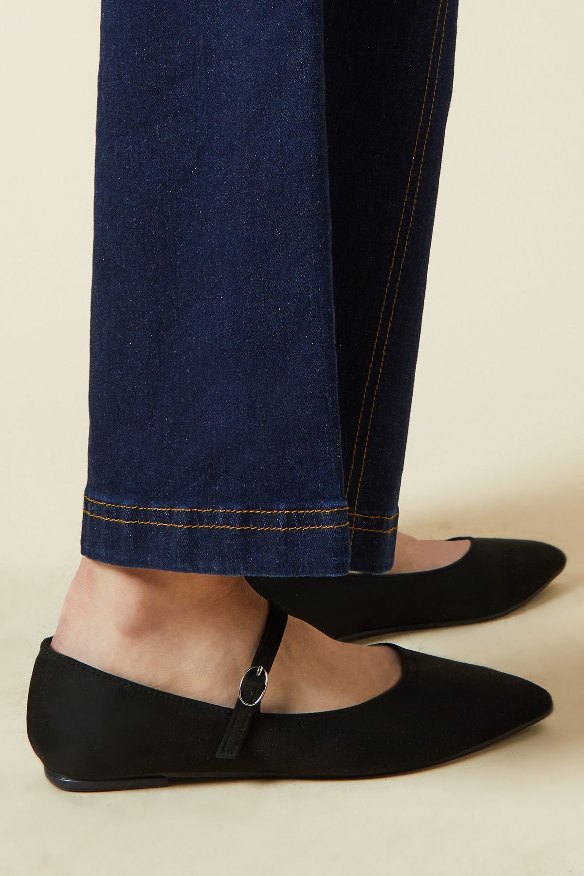 Dorothy Perkins Wide Fit Nisha Pointed Mary-jane Pumps Natural Black image 3