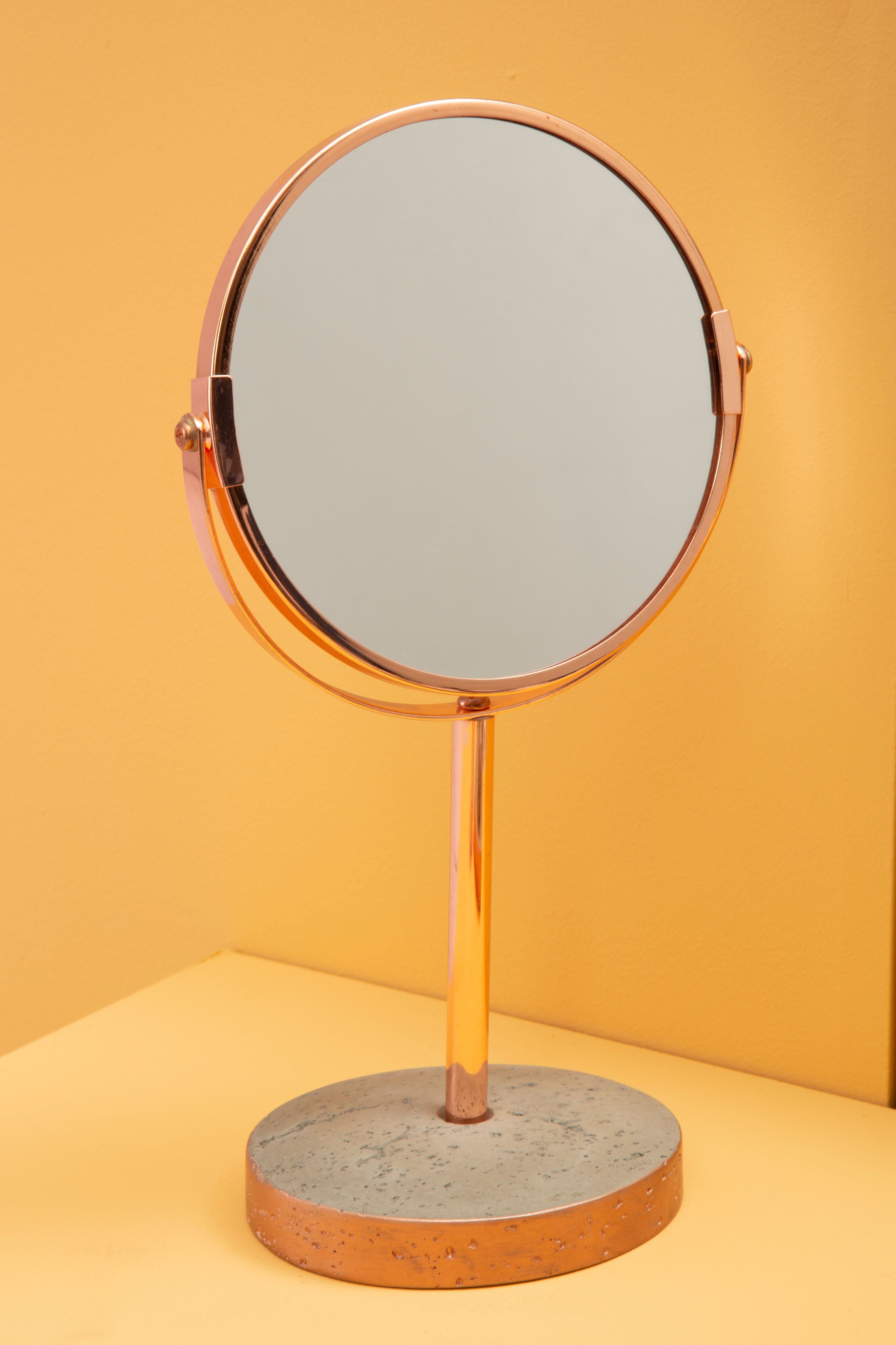 Orsina Neptune Round Swivel Bathroom Mirror image 4