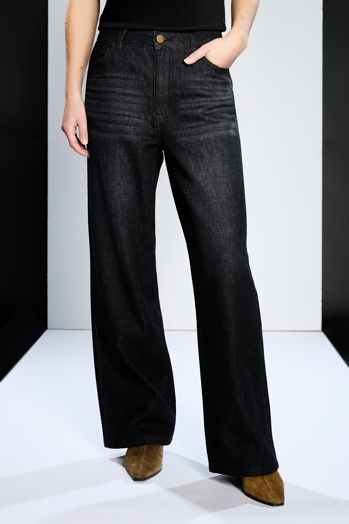 RUNWAY 1.8.1.8 Runway 1.8.1.8 Mid Wash Denim Jean Black image 2