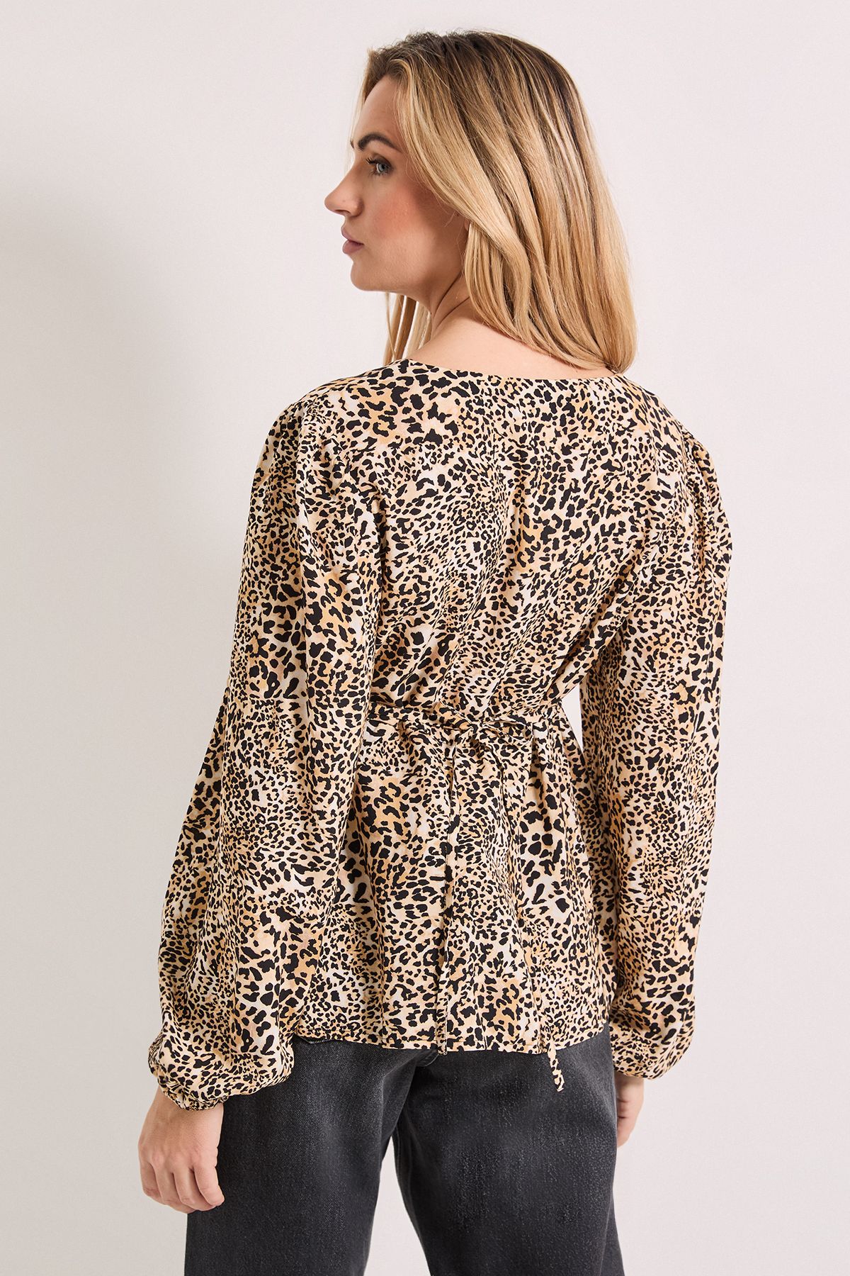 Dorothy Perkins Animal Tie Front Long Sleeve Printed Blouse Animal image 3