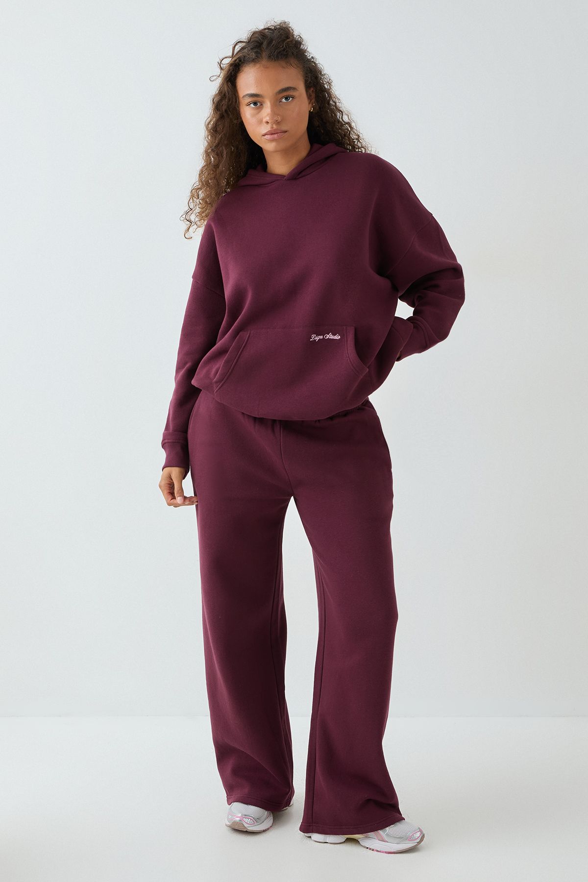 DSGN Studio DSGN Studio Script Embroidered Hooded Tracksuit Burgundy image 5