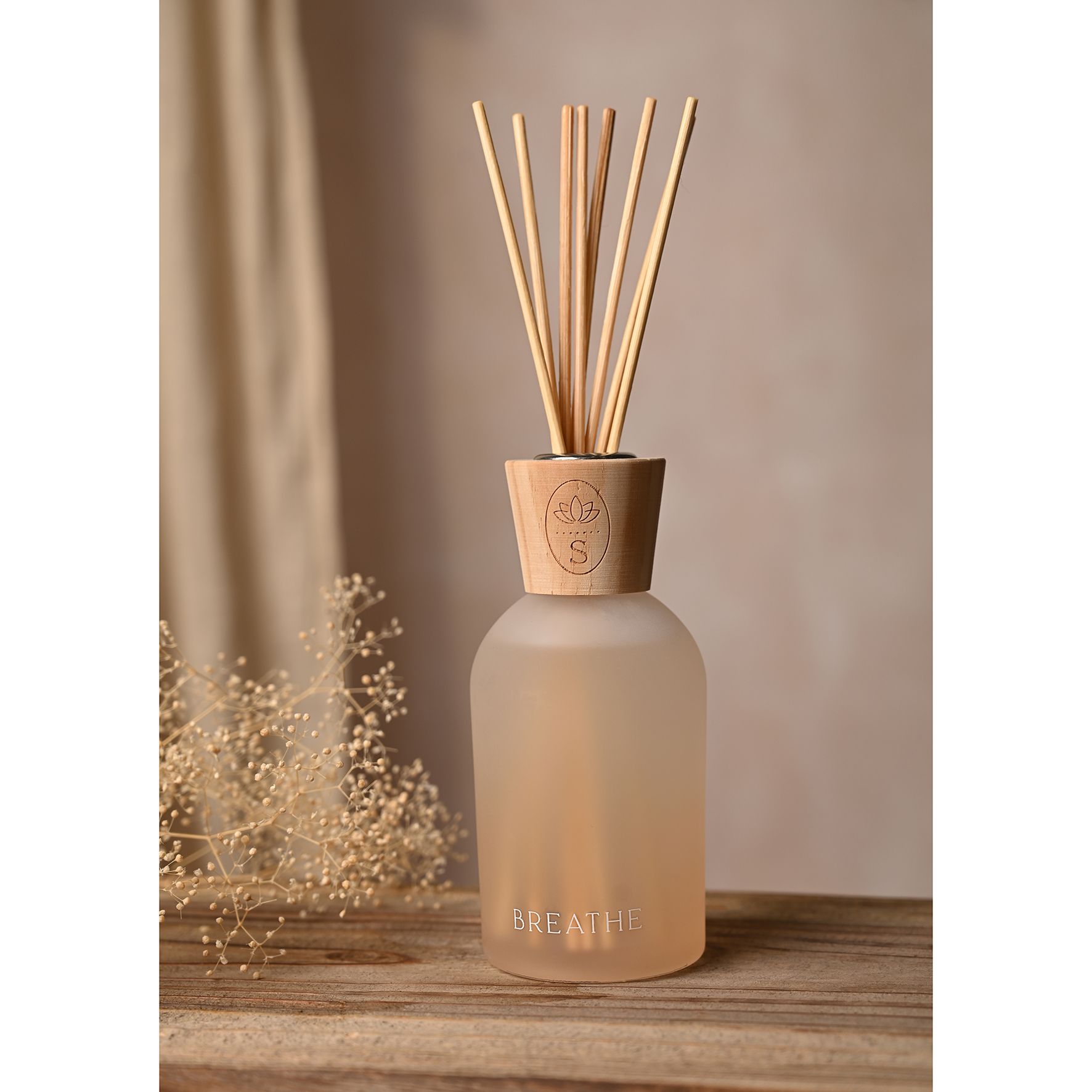 Serenity Breathe Diffuser 220ml Eucalyptus, Sage & Vetiver image 1