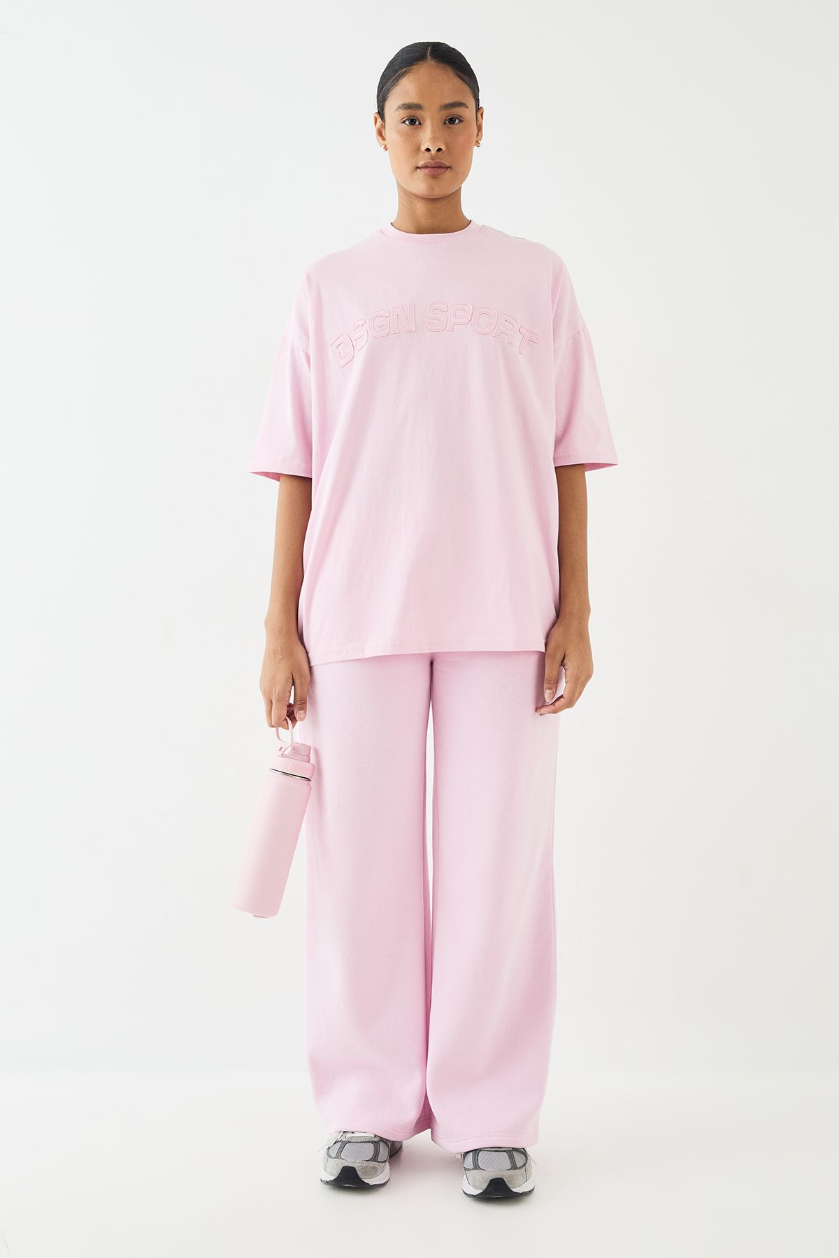 DSGN Studio DSGN Studio Self Fabric Applique Straight Leg Jogger Pink image 5