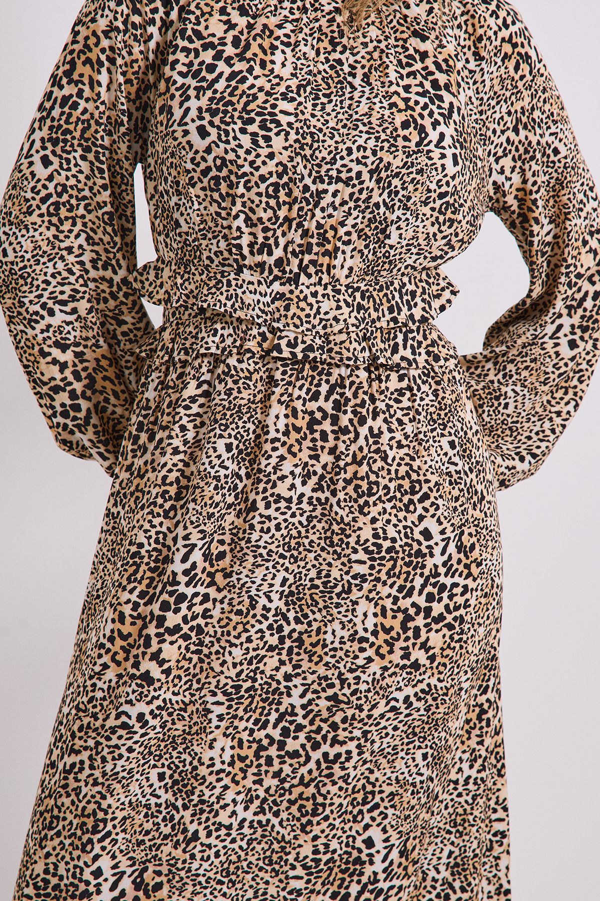 Dorothy Perkins Animal Frill Waist Detail Blouson Sleeve Midi Dress Animal image 4