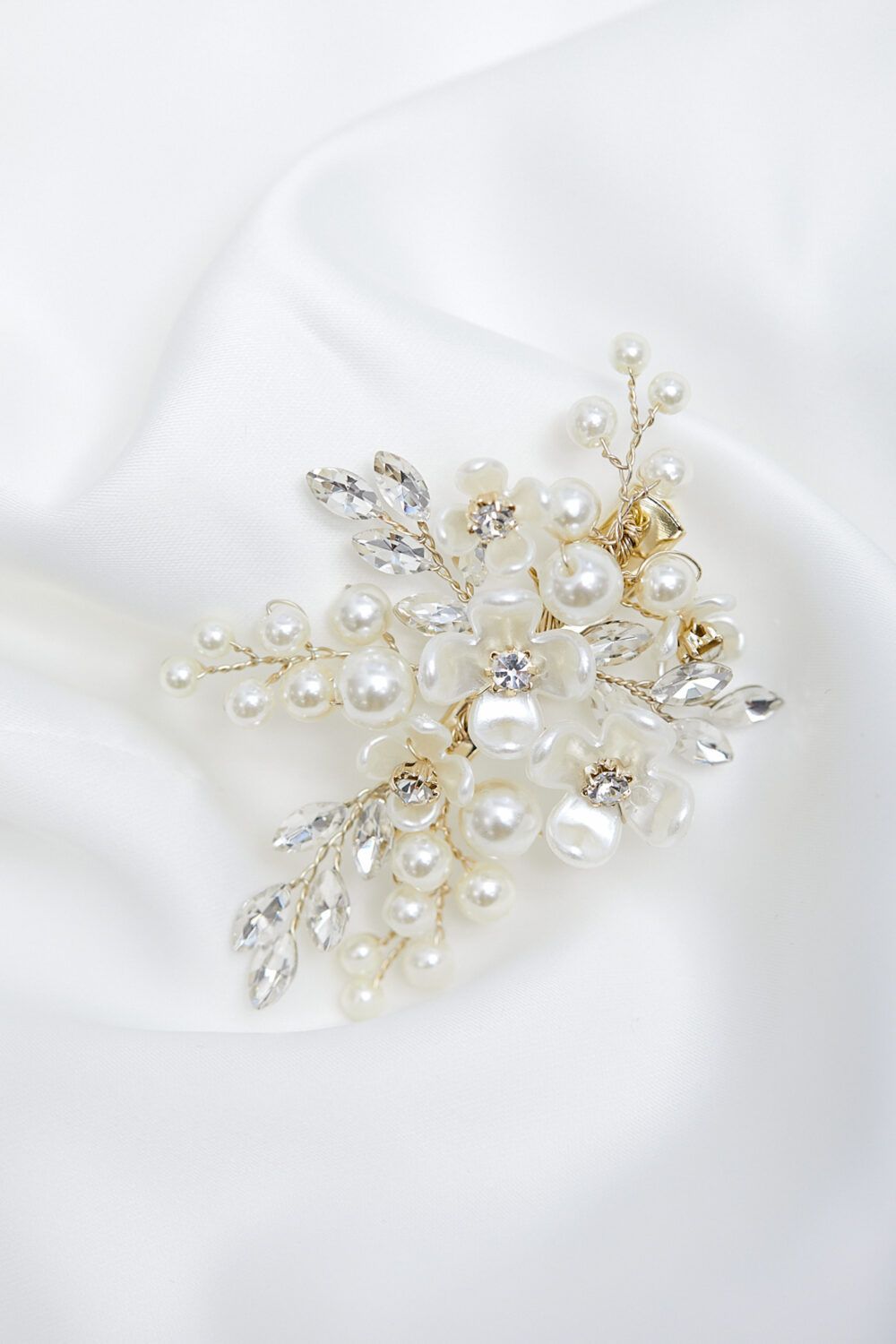 Jon Richard Gold Plated White Floral Hair Clip - Gift Pouch