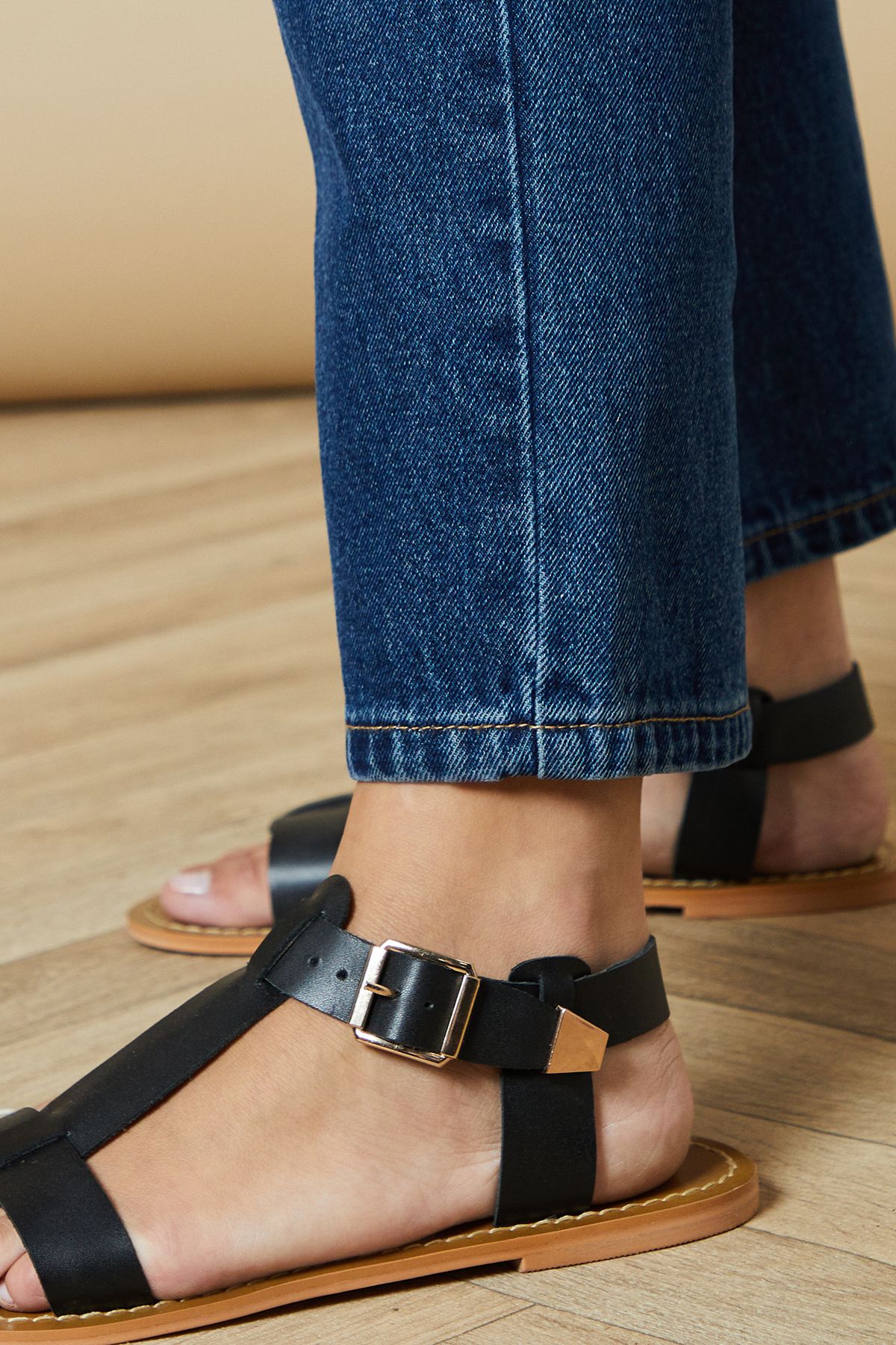 Oasis Fia Real Leather Buckle Detail T-Bar Flat Sandals Black image 4