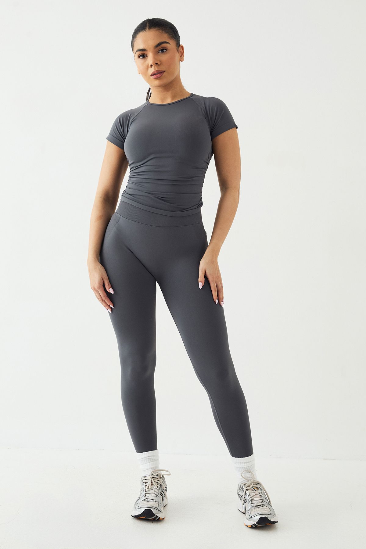 DSGN Studio DSGN Studio Sport Ultra Contour Seamless Ruched Short Sleeve Top Charcoal image 3