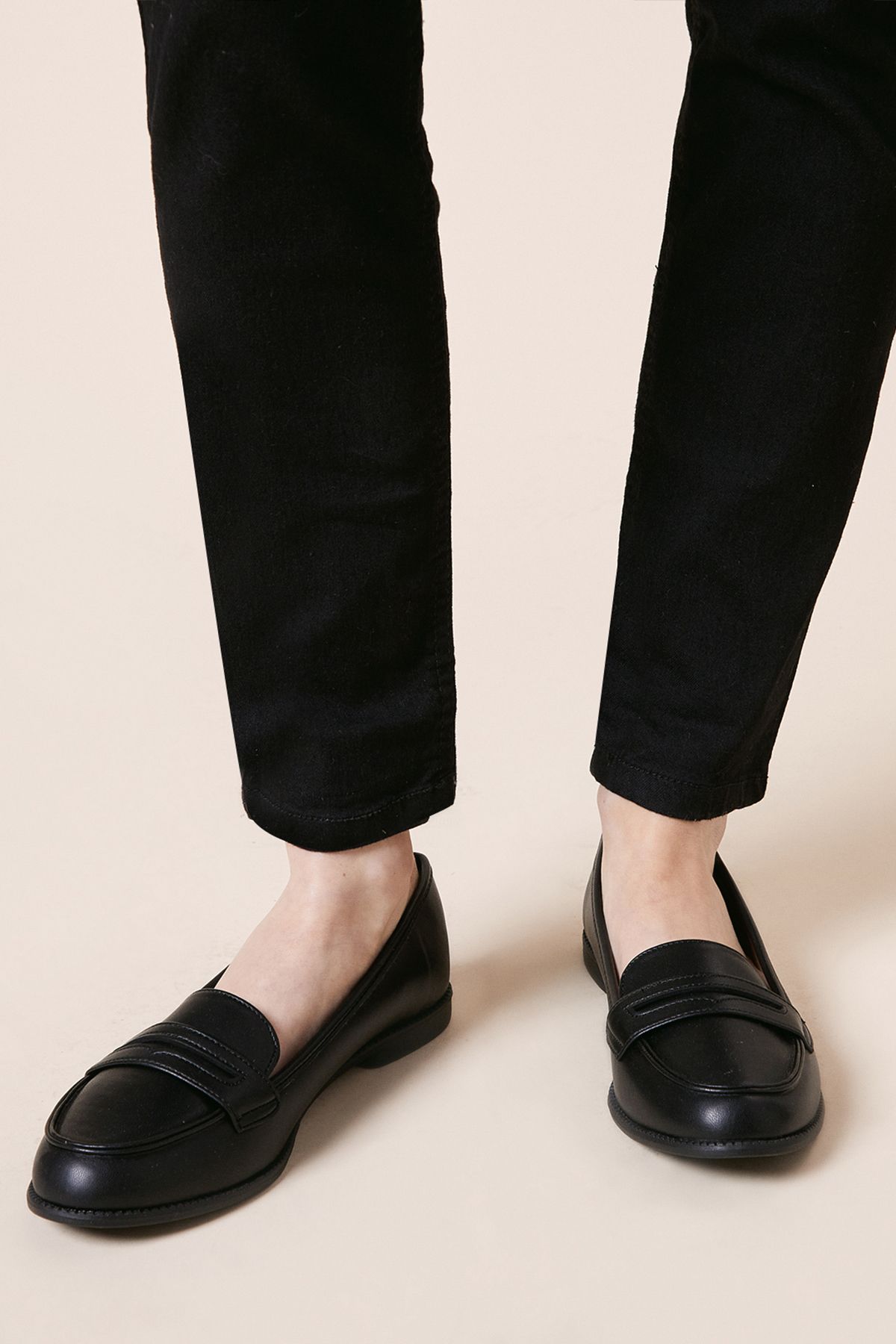 Dorothy Perkins Wide Fit Lara Penny Loafers Black image 3