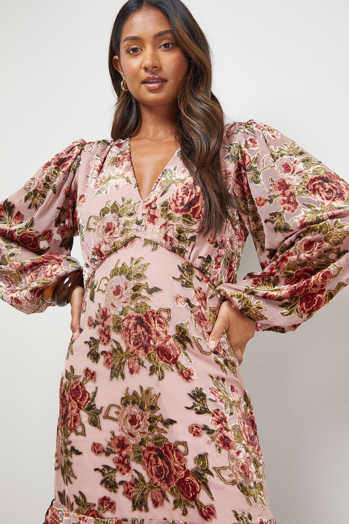 Oasis Devore Tiered Puff Sleeve Midi Tea Dress Rose image 4