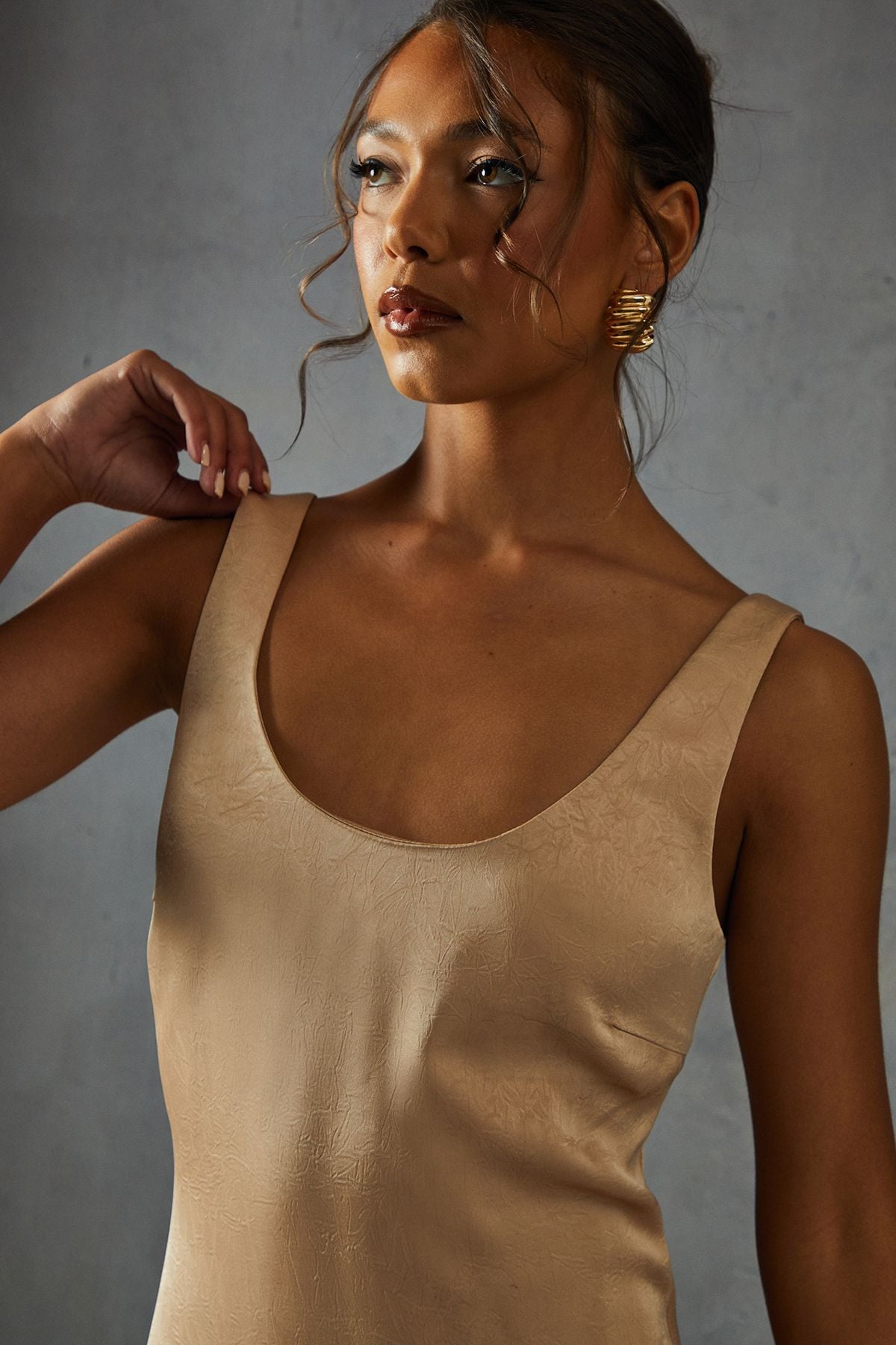 MissPap Crinkle Satin Scoop Neck Midaxi Dress Champagne image 2