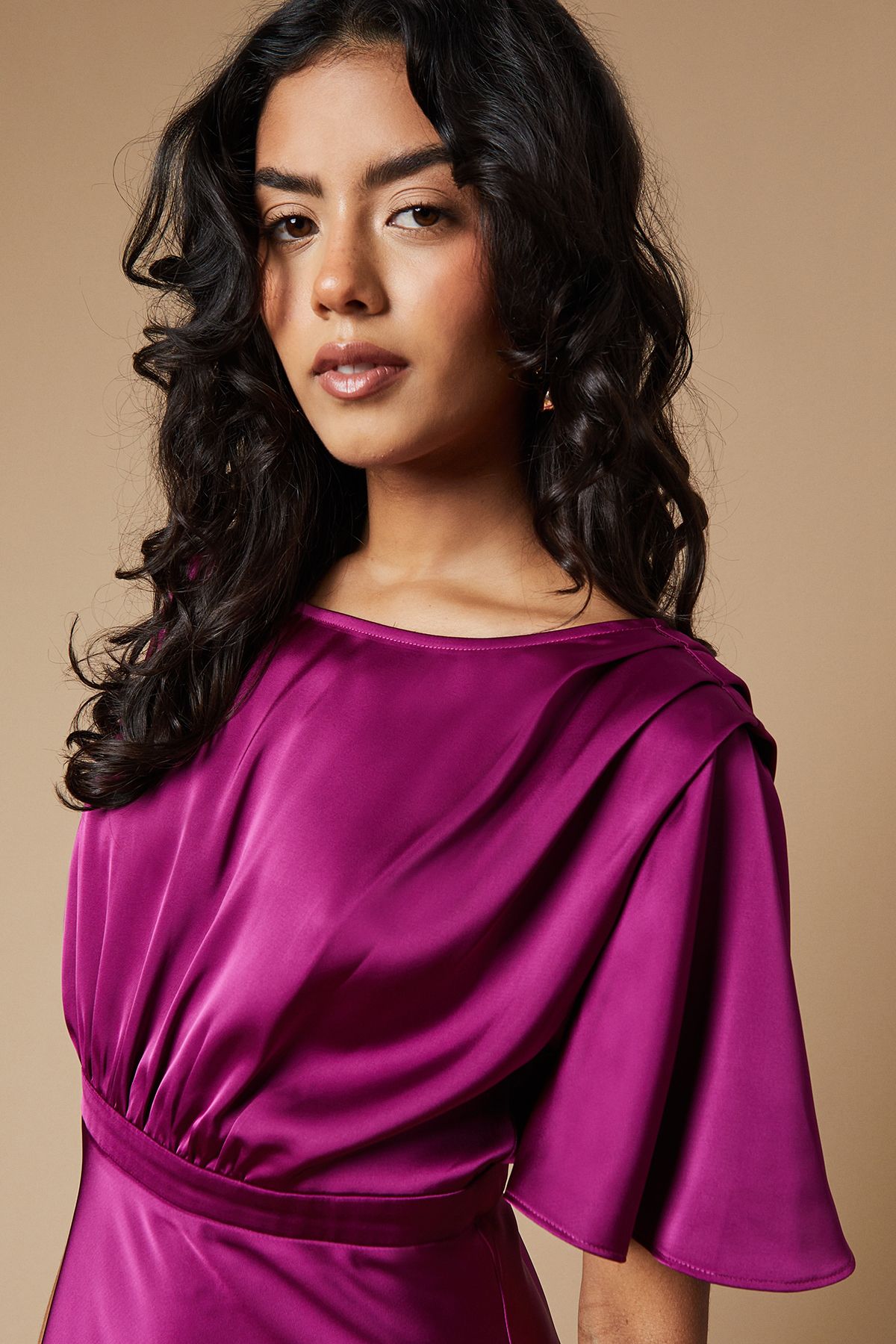 Oasis Petite Occasion Satin Pleat Shoulder Midaxi Dress Raspberry image 2