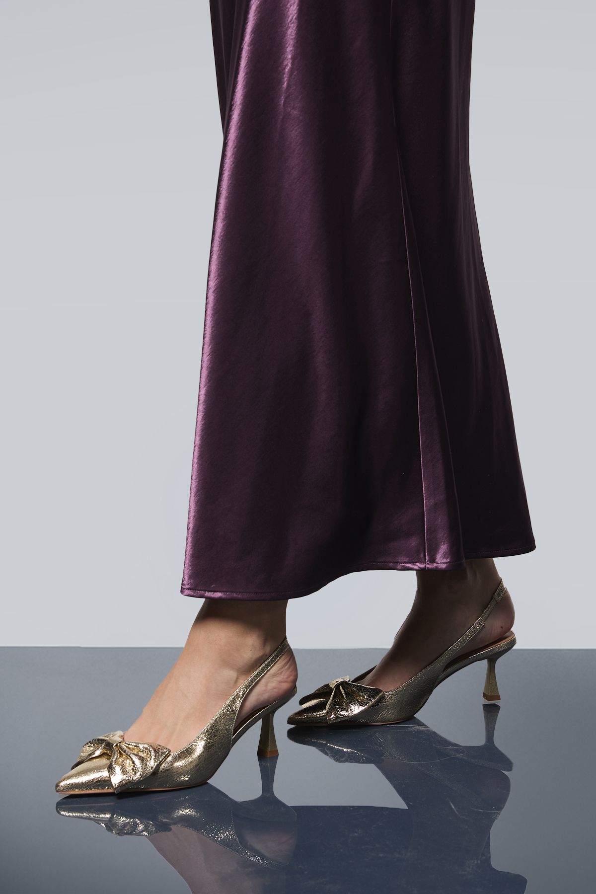 Oasis Dora Faux Metallic Leather Bow Slingback Medium Stiletto Heeled Court Shoes Gold image 2