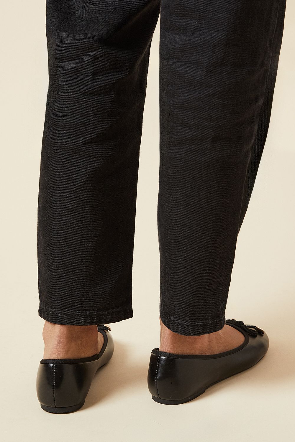 Dorothy Perkins Wide Fit Peaches Bow Detail Ballet Pumps Black image 2