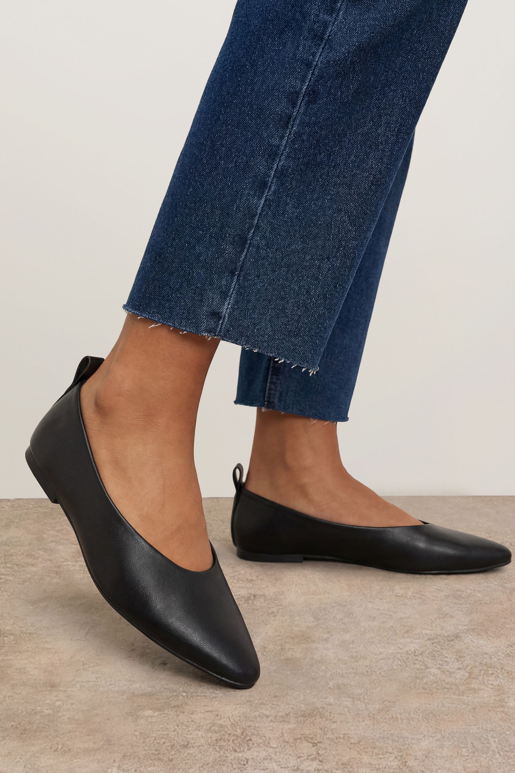 Oasis Oriana Faux Leather Pointed Ballet Pumps Black