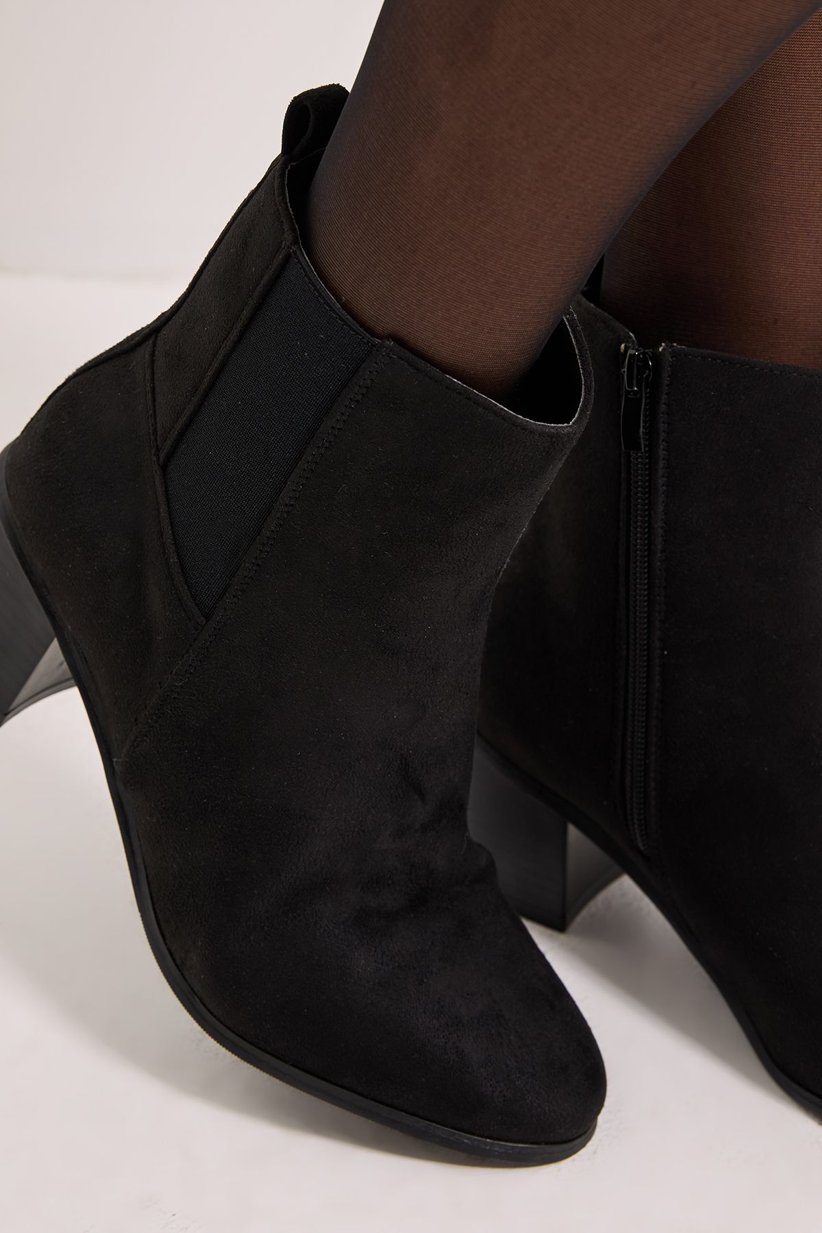 Dorothy Perkins Wide Fit Maias Block Heel Chelsea Boots Natural Black image 4