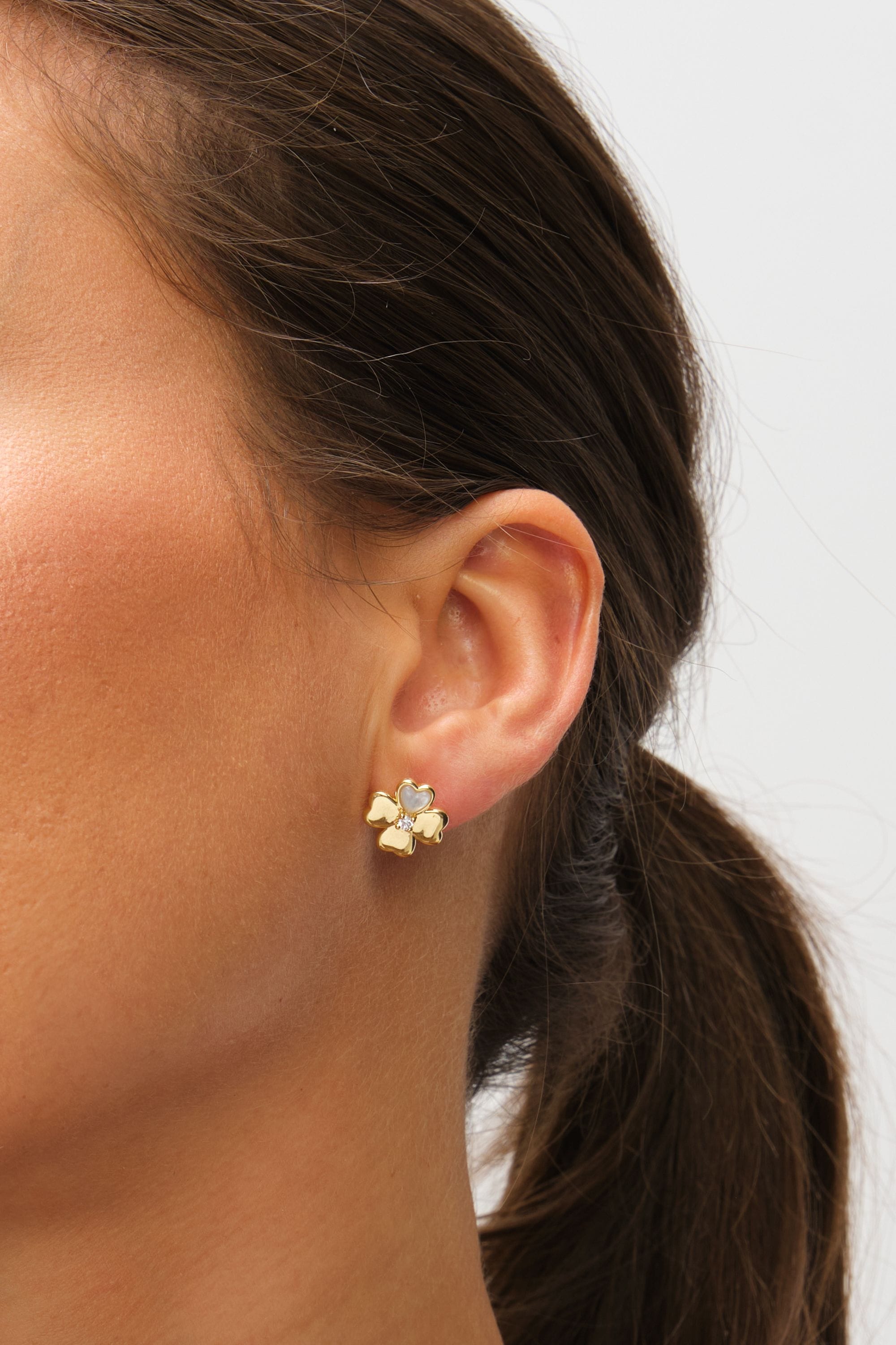 Inicio 14K Gold Plated and Cubic Zirconia Clover Set - Gift Box image 3