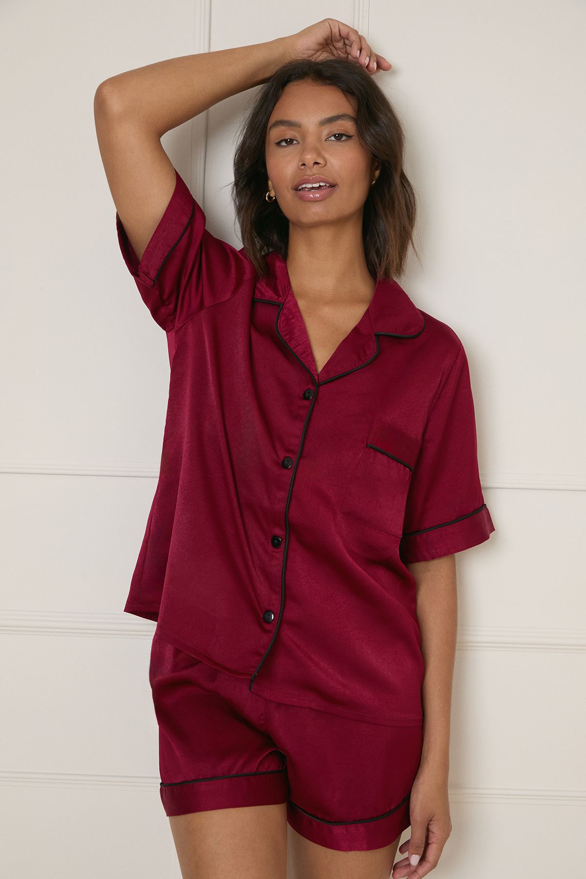Oasis Plain Satin Short Sleeve Nightwear set Plum