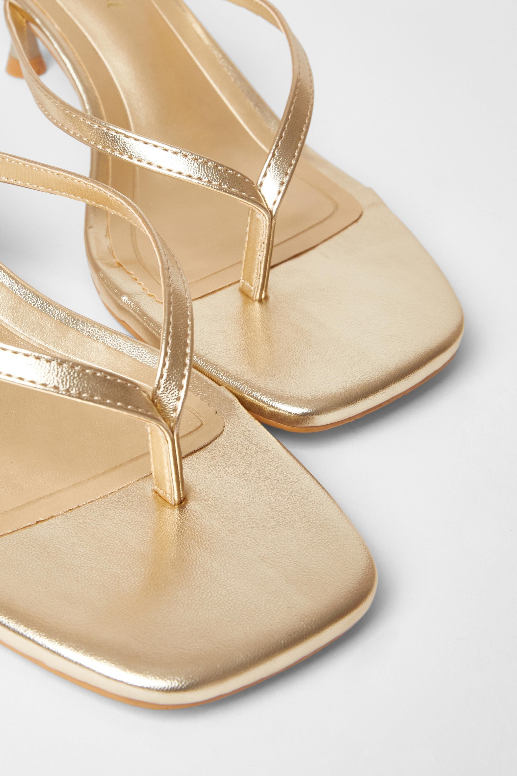 Quiz Gold Wide Fit Toe Post Heels image 4