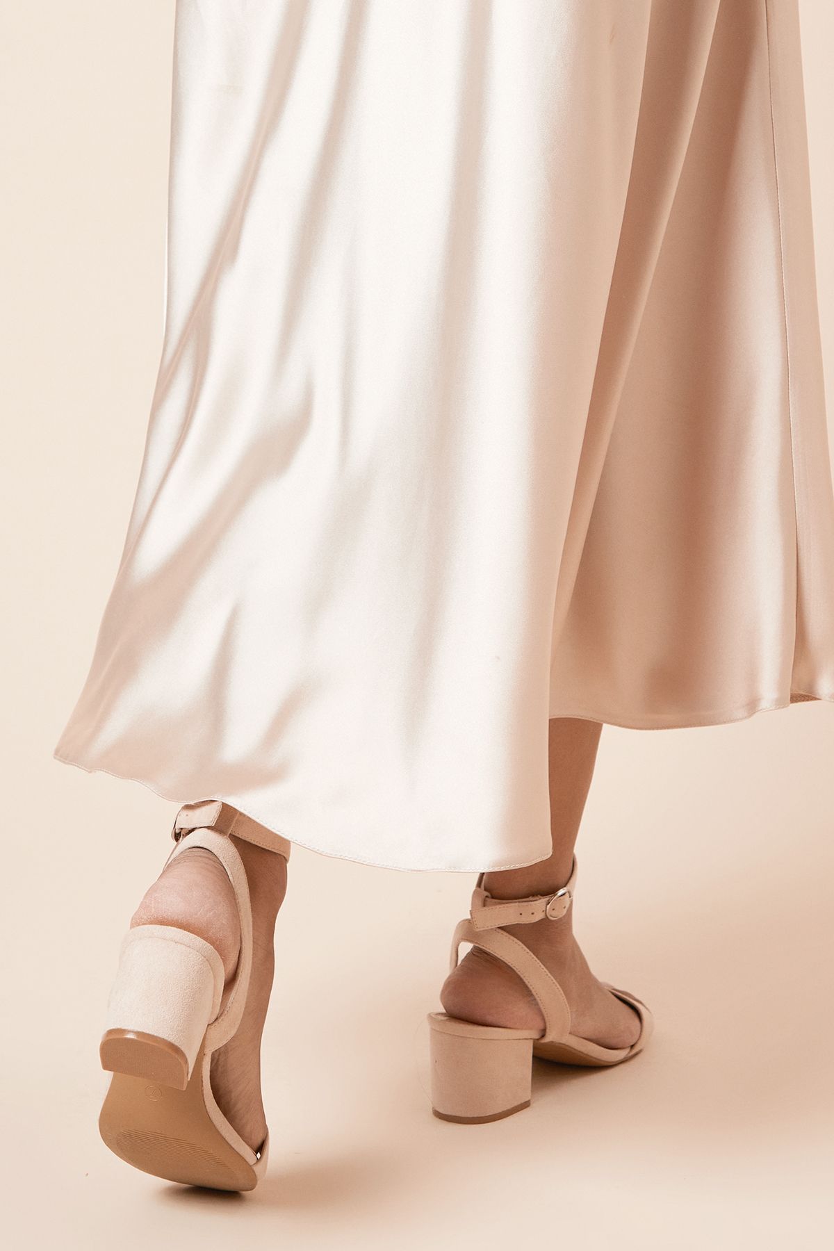 Dorothy Perkins Wide Fit Tommi Barely There Mid Block Heel Sandals Blush image 4