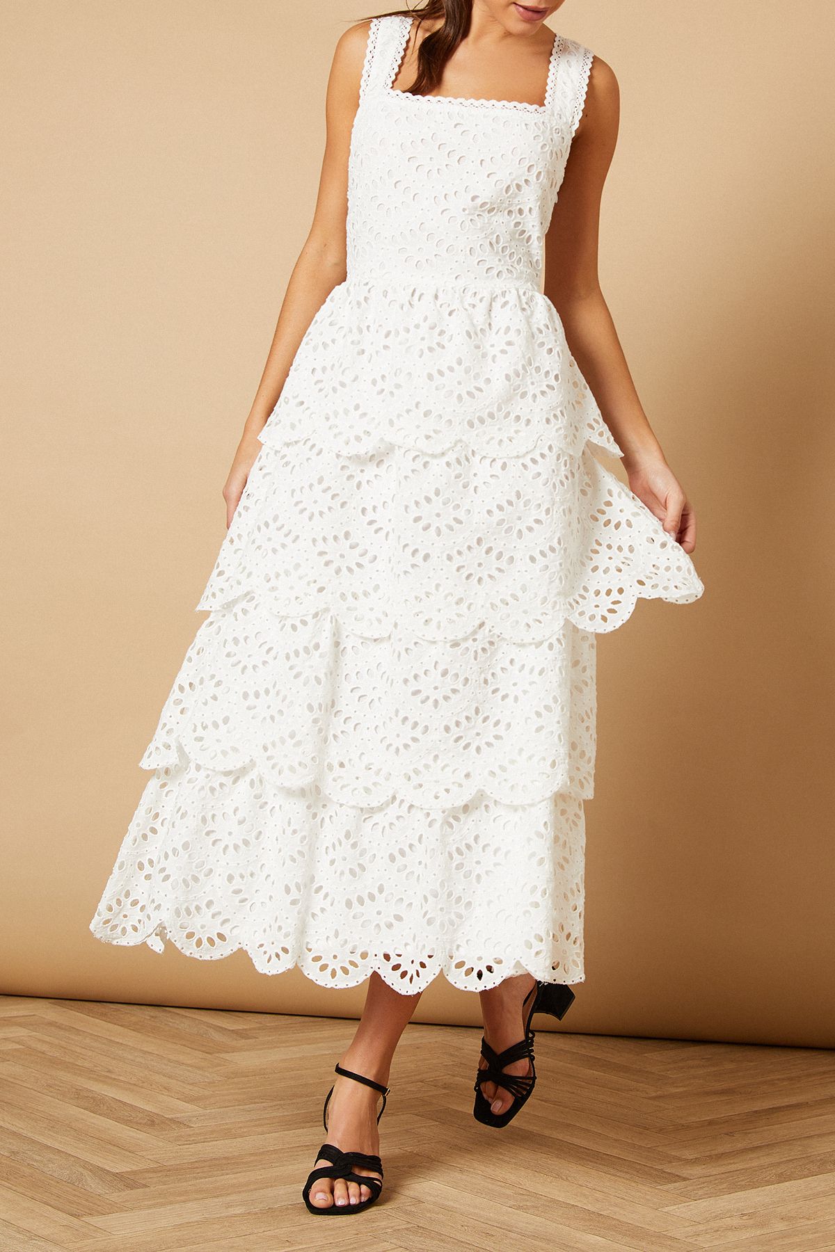 Oasis Teagan Faux Suede Twist Detail Block Heel Sandals Natural Black image 1