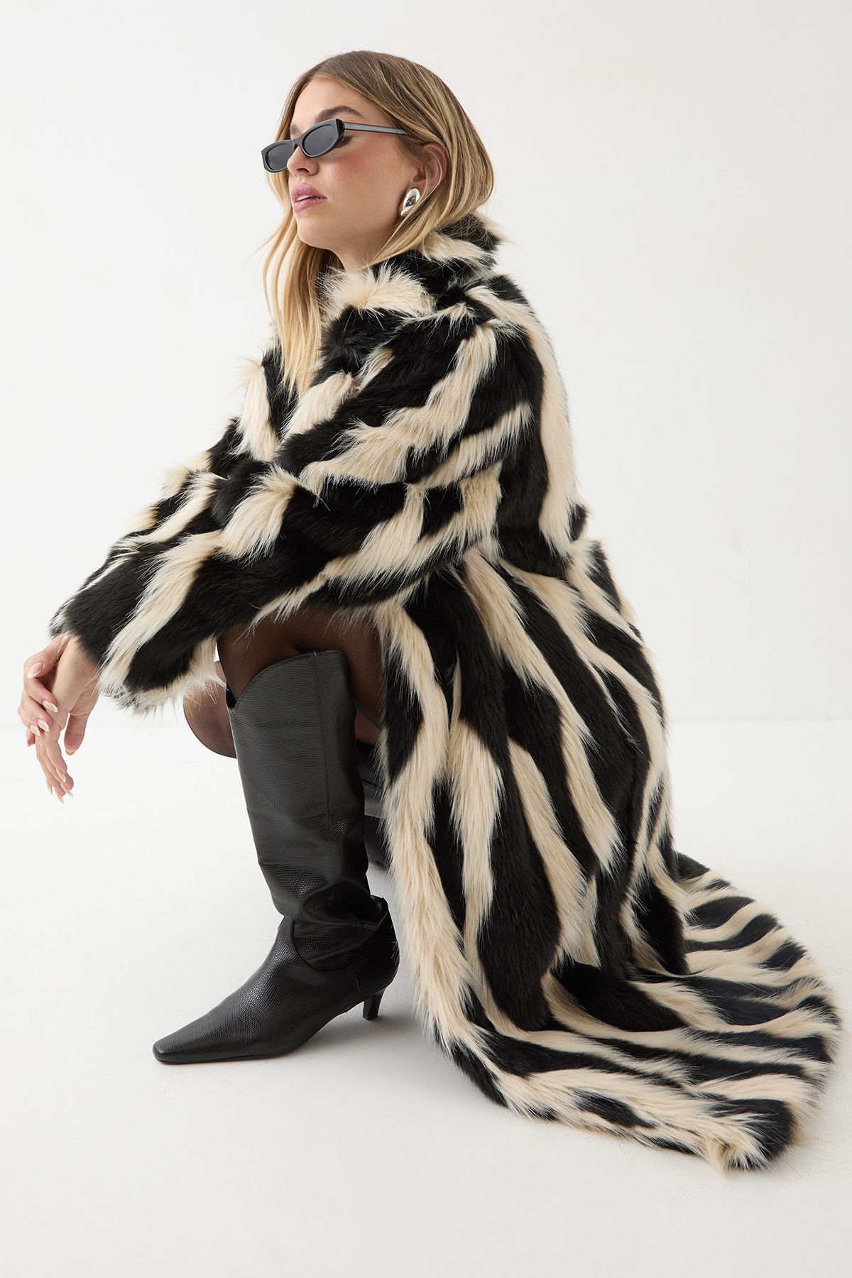 MissPap Premium Mono Faux Fur Coat Black