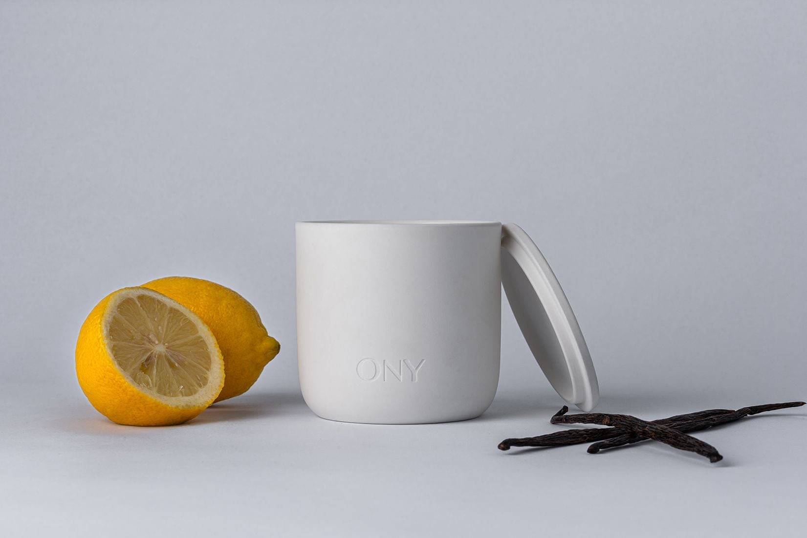 ONY Vanille Velouté Scented Candle 200g image 1