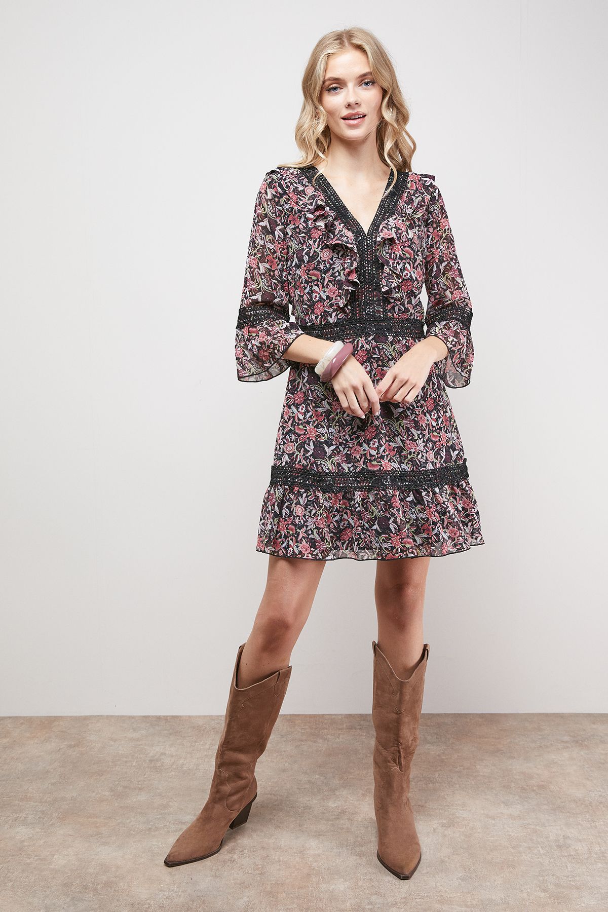 Oasis Printed Lace Detail V Neck Ruffle Mini Dress Multi image 2