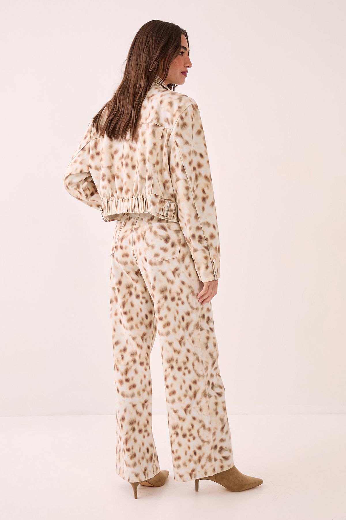 NastyGal Deer Print Denim Barrel Leg Jean Cream image 4