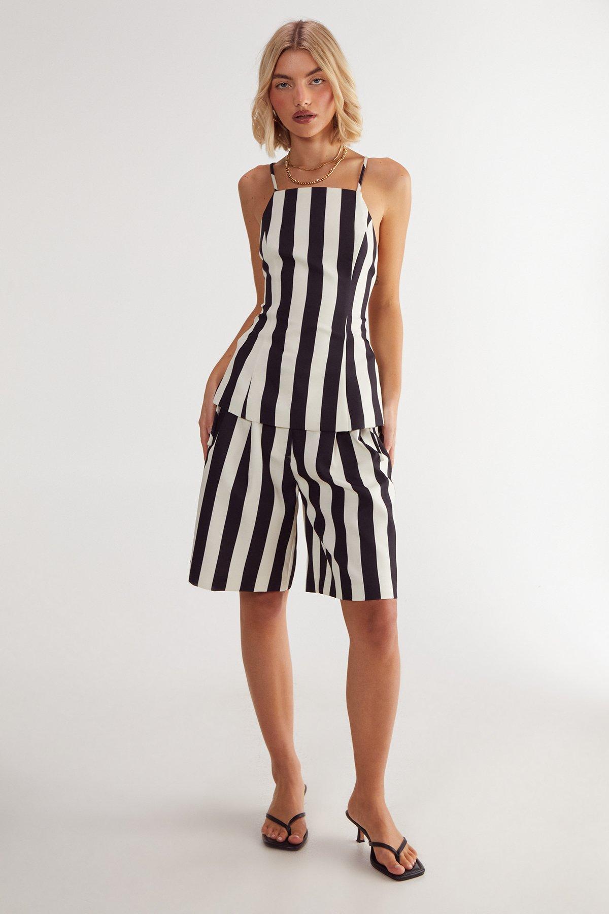 NastyGal Stripe Print Tailored Backless Top Mono image 2