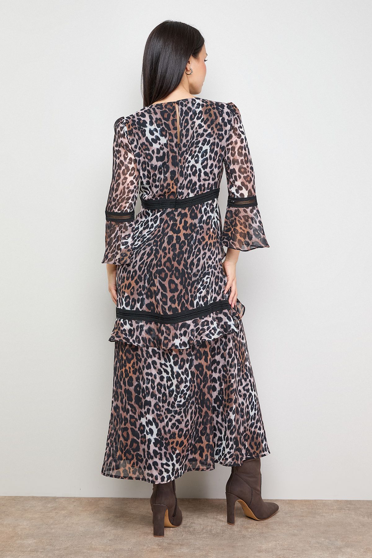 Oasis Petite Printed Lace Trim Detail Flare Sleeve Chiffon Midi Dress Multi image 3