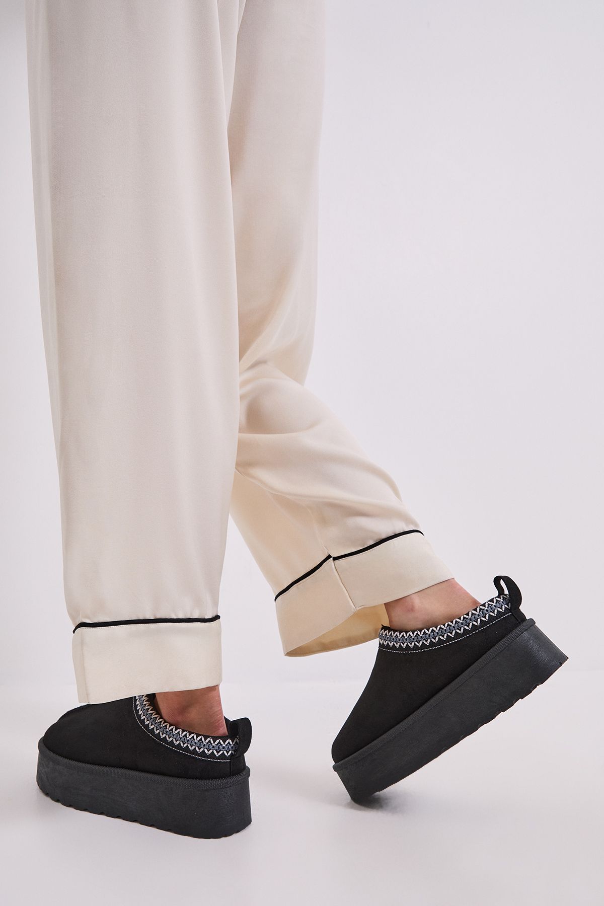 Dorothy Perkins Georgina Faux Suede Fur Trim Flatform Closed Toe Slipper Natural Black image 3