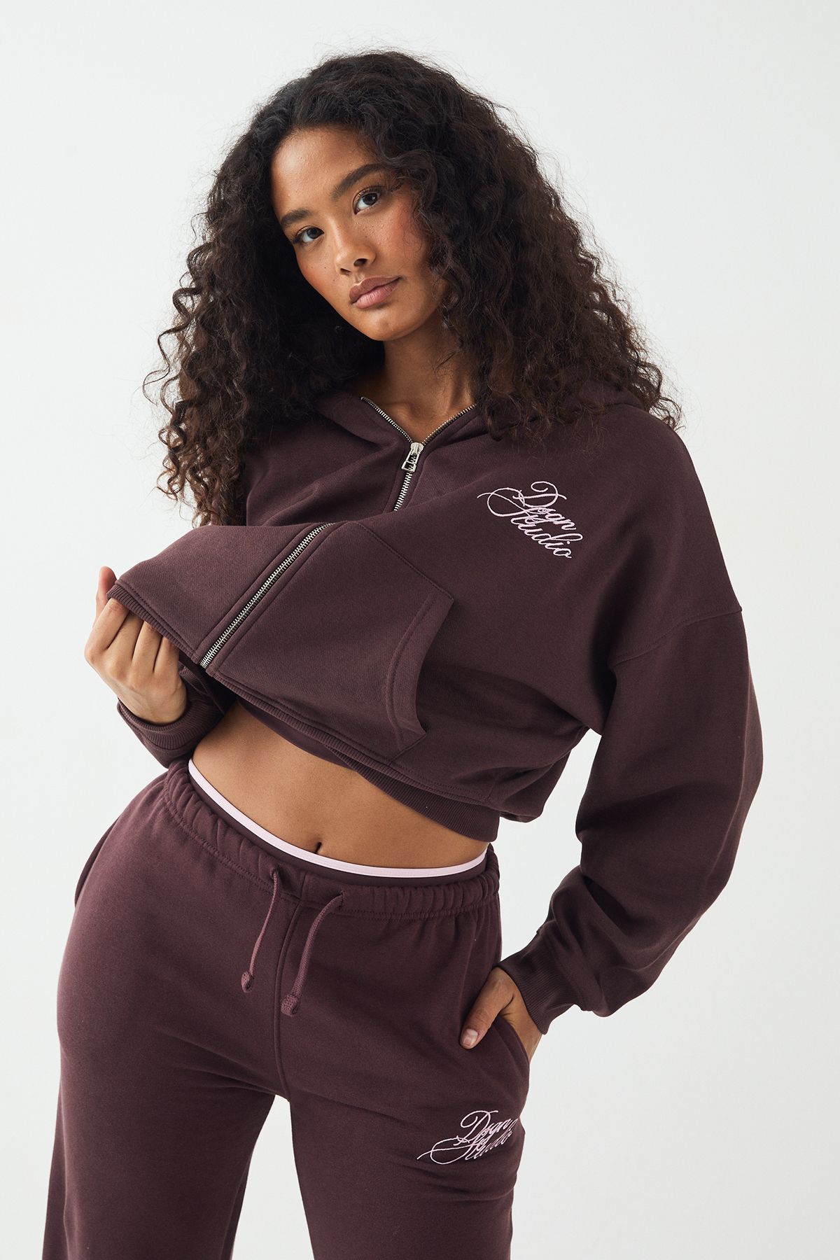 DSGN Studio DSGN Studio Contrast Script Boxy Crop Zip Through Hoodie Chocolate image 1