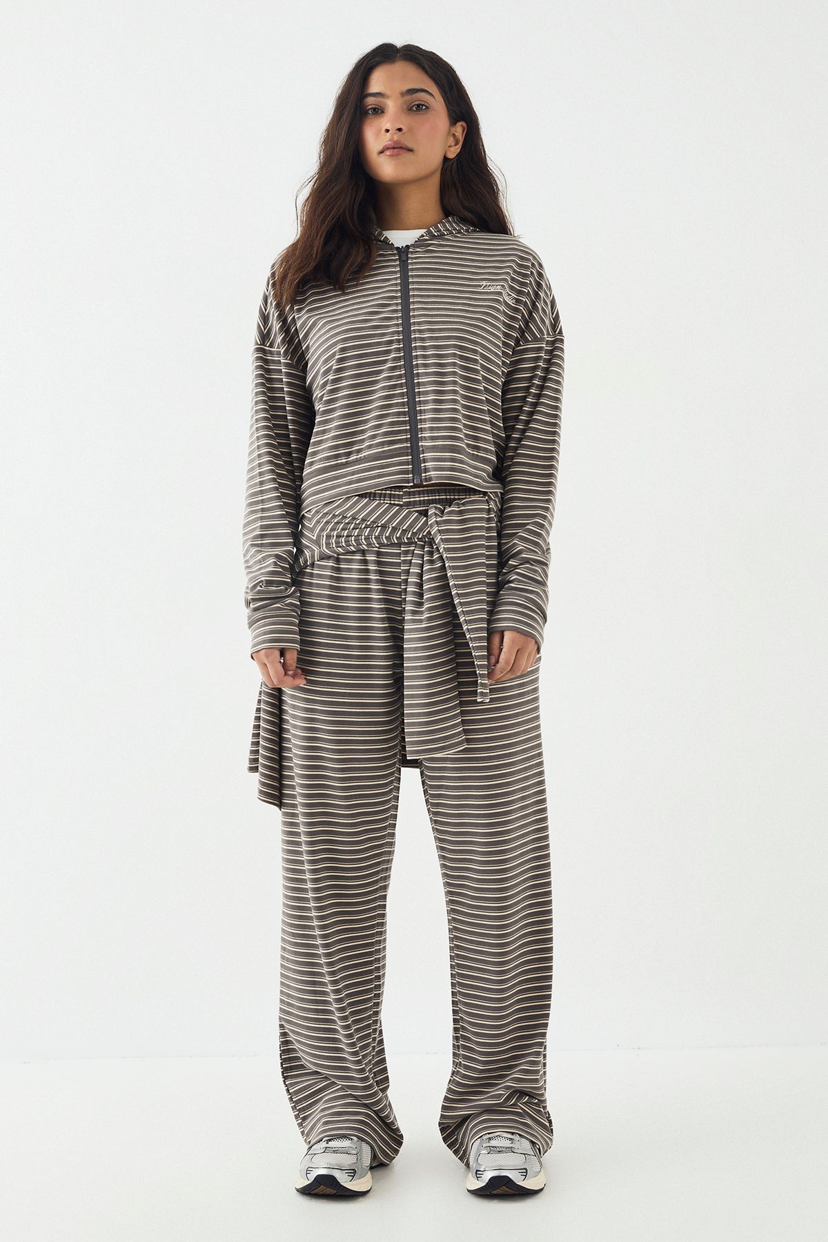 DSGN Studio DSGN Studio Soft Stripe Boxy Crop Zip Through Hoodie Charcoal image 5