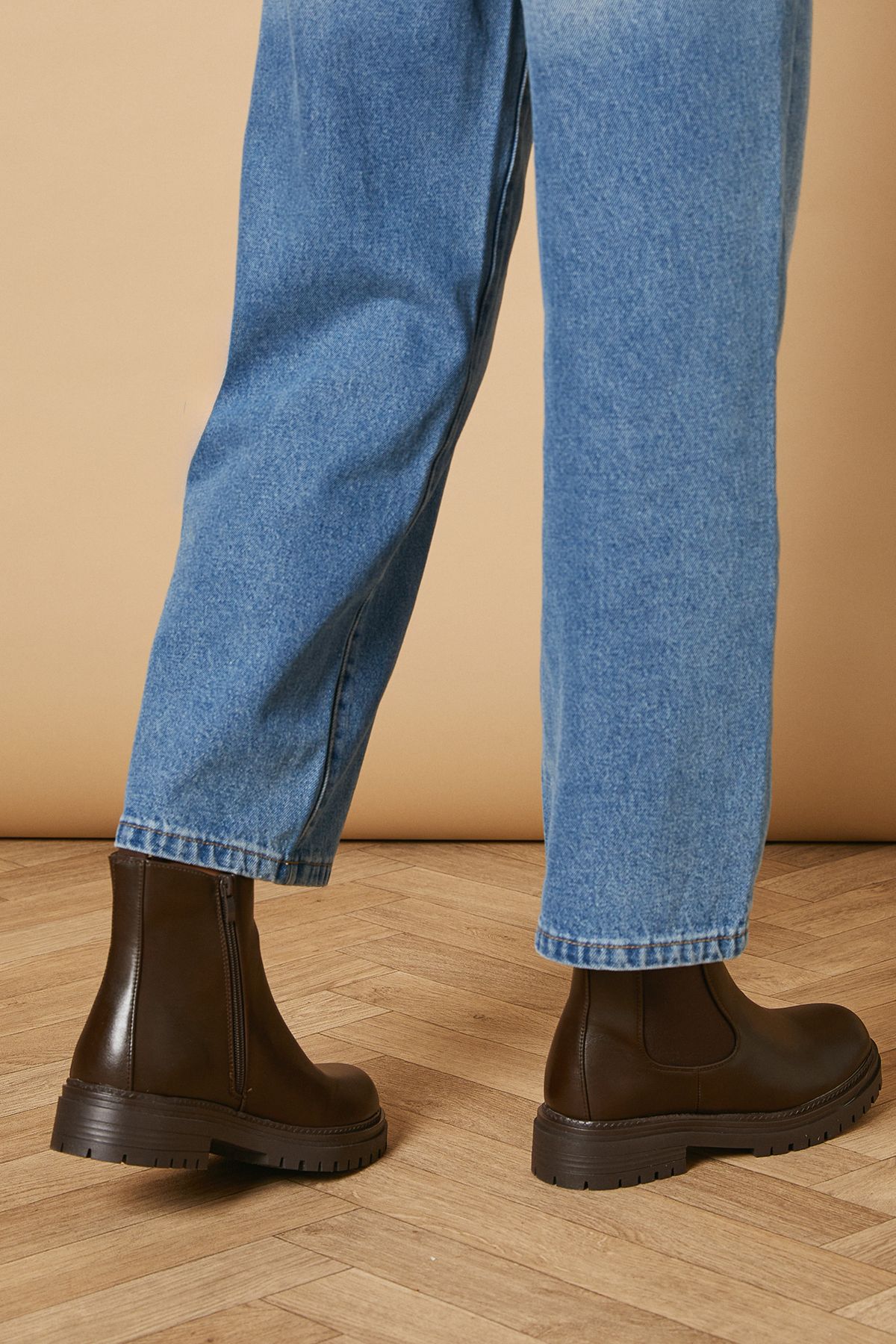 Oasis Melba Chunky Chelsea Ankle Boots Chocolate image 4