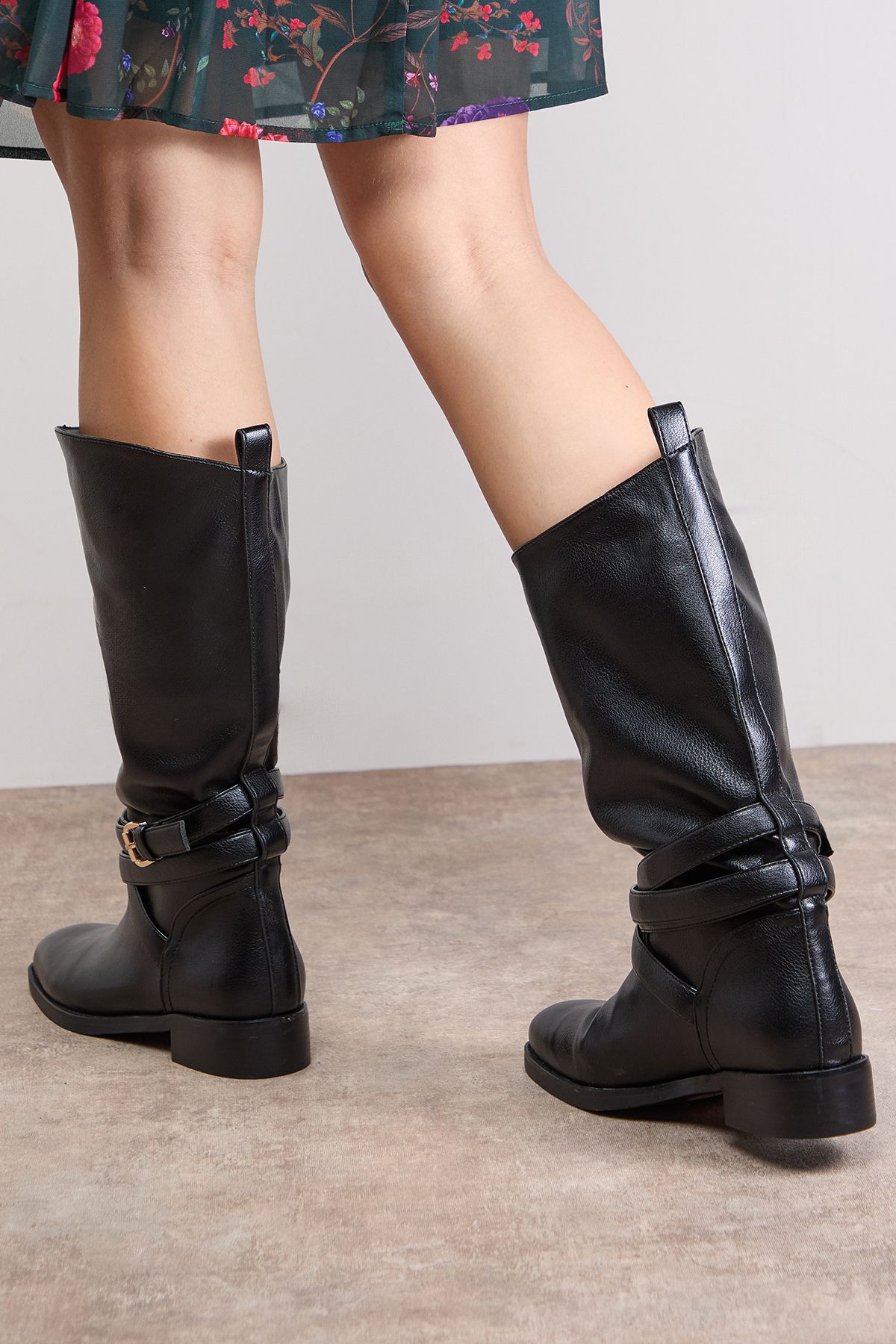 Oasis Ava Faux Leather Grain Mid-Calf Buckle Boots Black image 4
