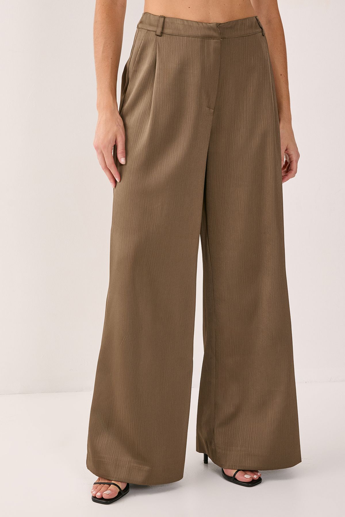 NastyGal Satin Pleated Tailored Pants Olive image 2