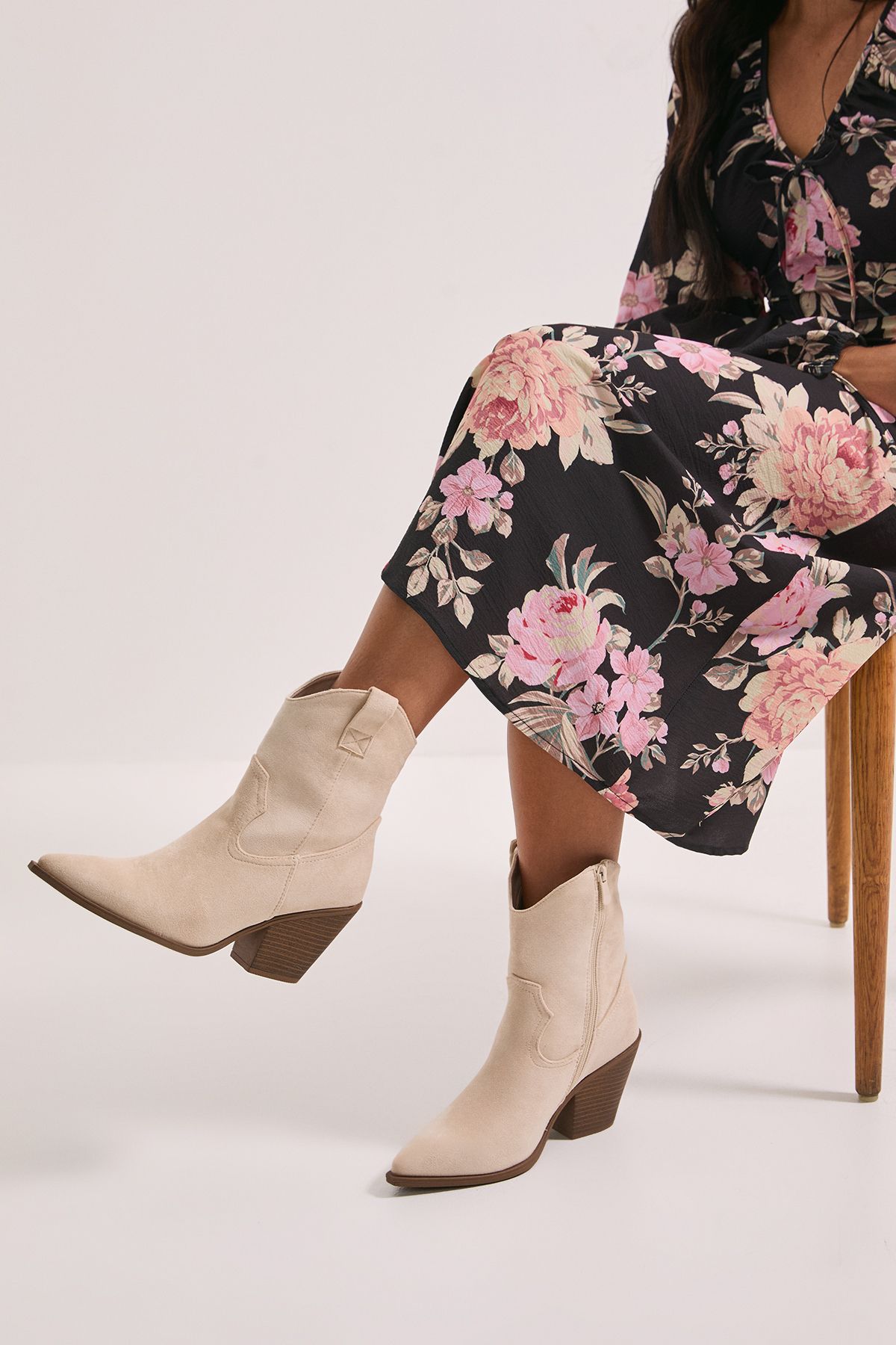 Dorothy Perkins Jenny Faux Suede Detail Western Cowboy Ankle Boots Beige