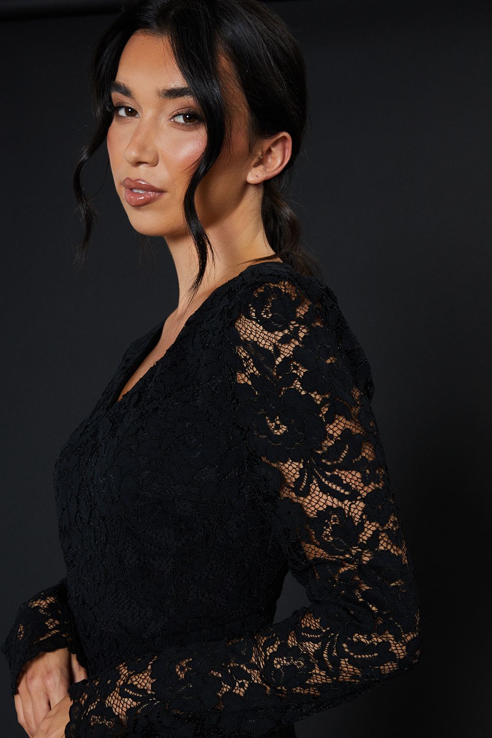 Dorothy Perkins Lace Long Sleeve Vneck Midi Dress Black image 4