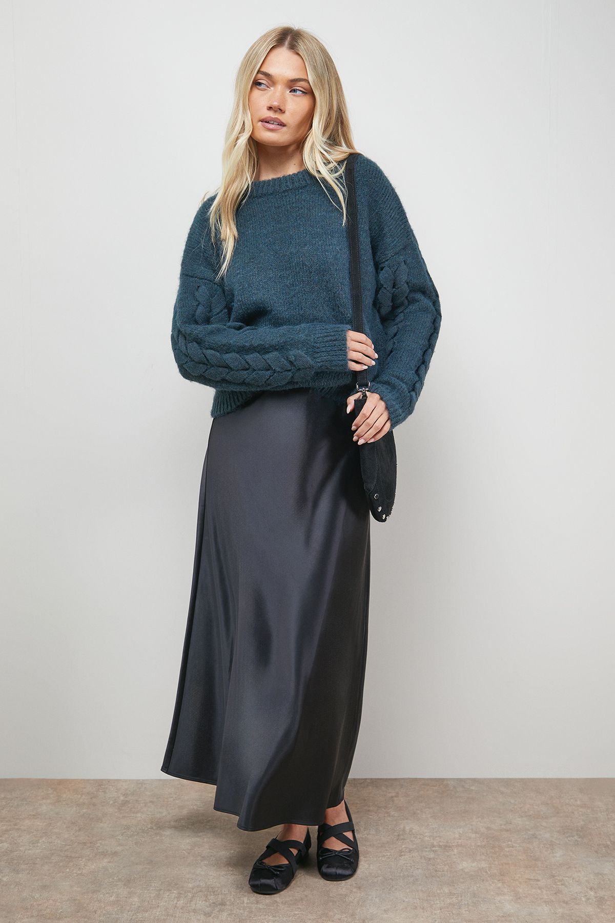 Oasis Cable Knit Sleeve Crew Neck Cosy Jumper Forest image 2