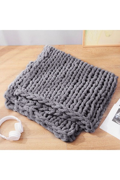 Living and Home Chunky Knit Blanket Throw 100% Hand Knit Chenille Chunky Throw Blanket for Couch 60 x 60cm