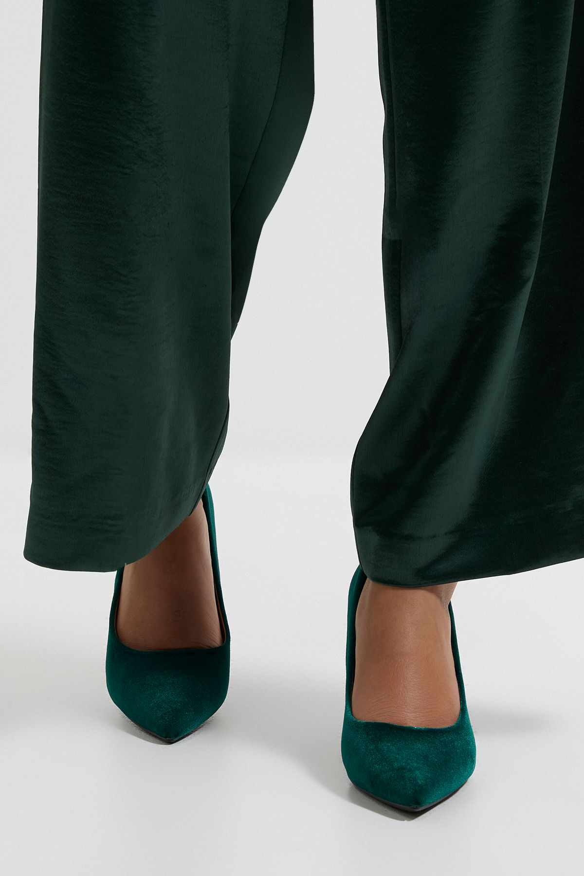 Dorothy Perkins Wide Fit Dash Velvet Pointed High Stiletto Heel Court Shoes Emerald image 2