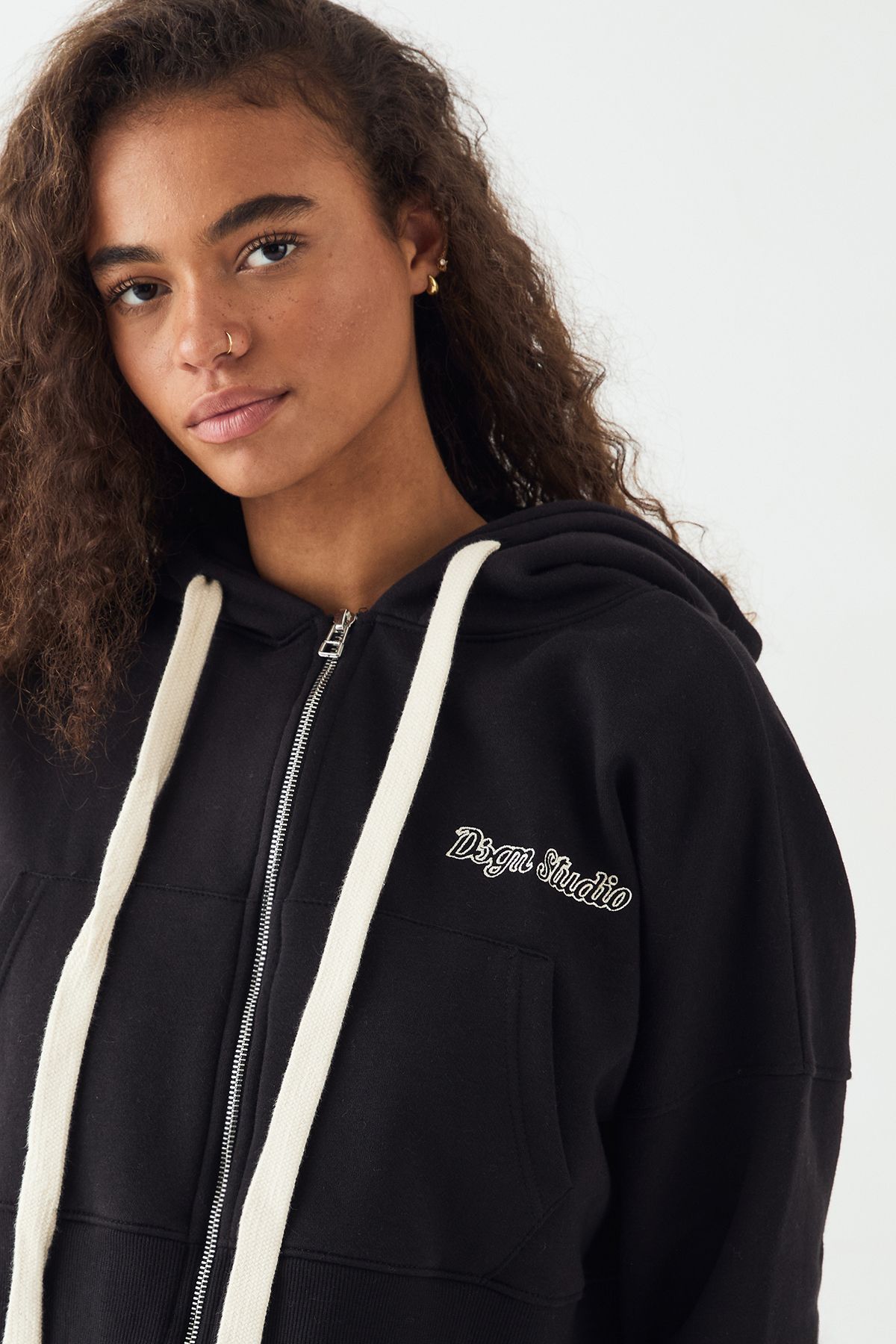 DSGN Studio DSGN Studio Contrast Drawcord Boxy Crop Hoodie Black image 4