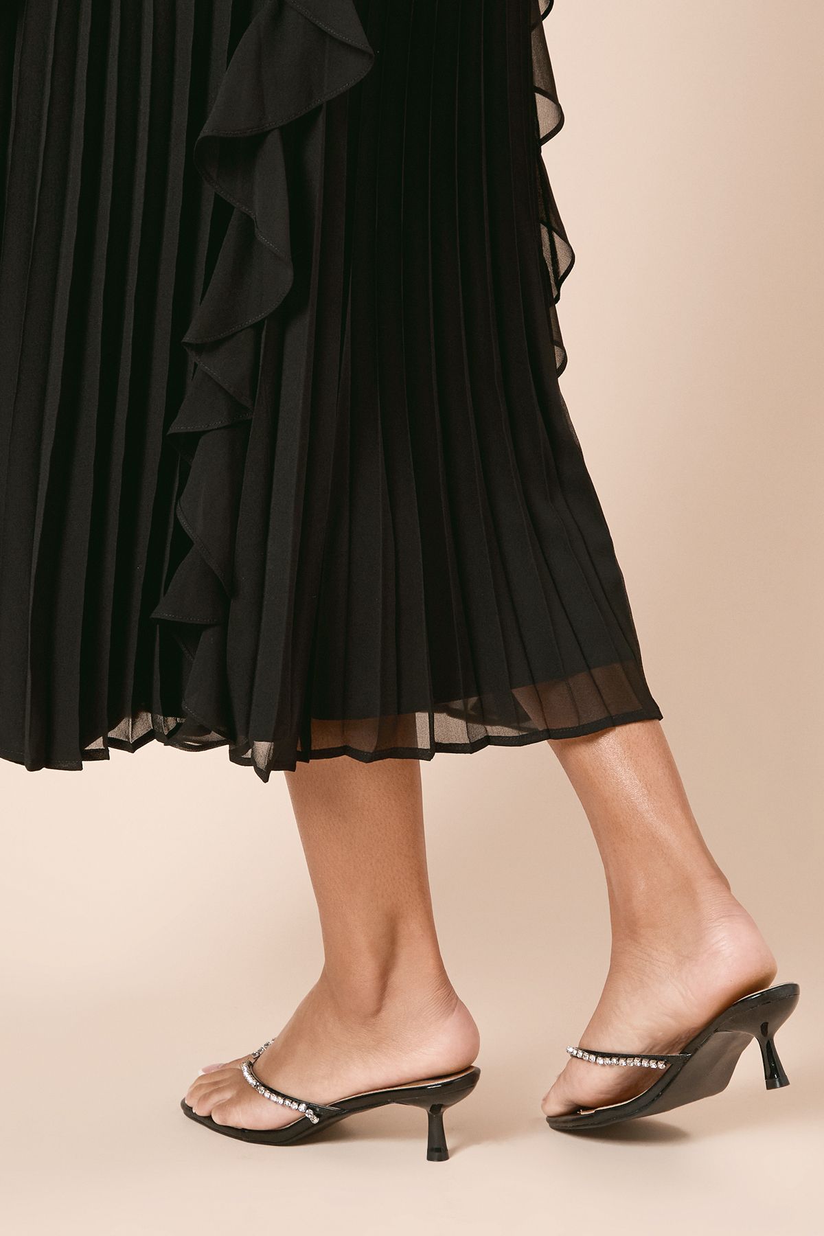 Dorothy Perkins Ollie Faux Leather Diamante Toe Post Kitten Heeled Sandals Black image 4