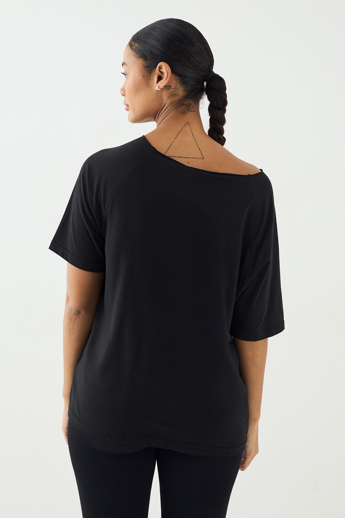DSGN Studio DSGN Studio Script Off The Shoulder Oversized T-Shirt Black image 2