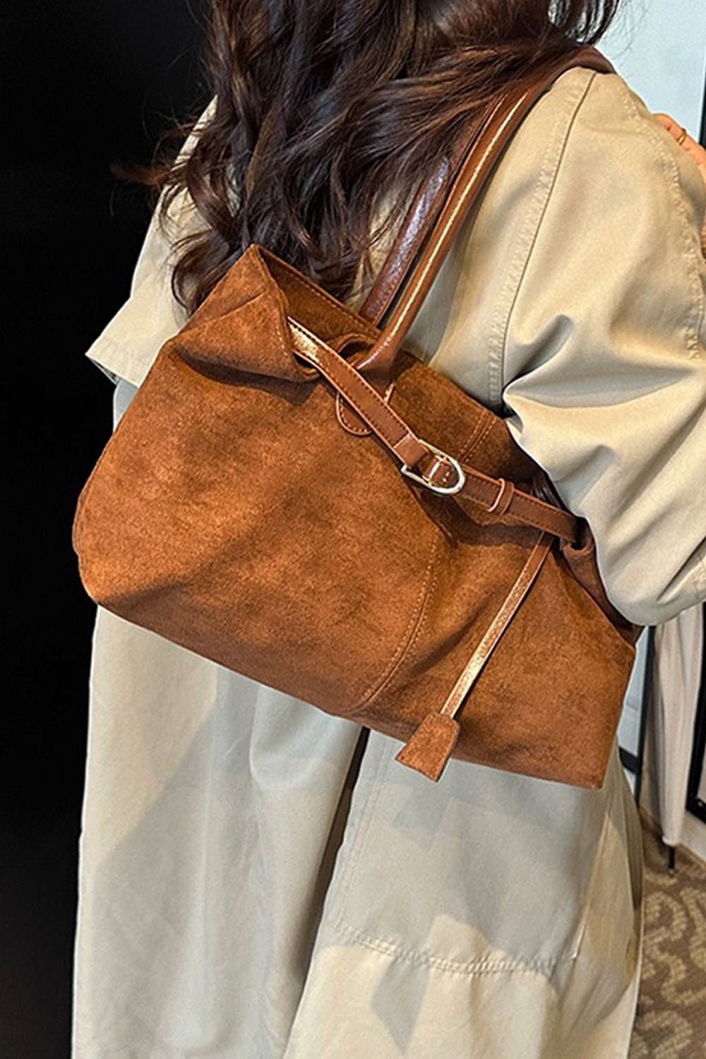 XY London 'Kayleigh' Tote Handbag with Shoulder Strap and Magnetic Closure image 4