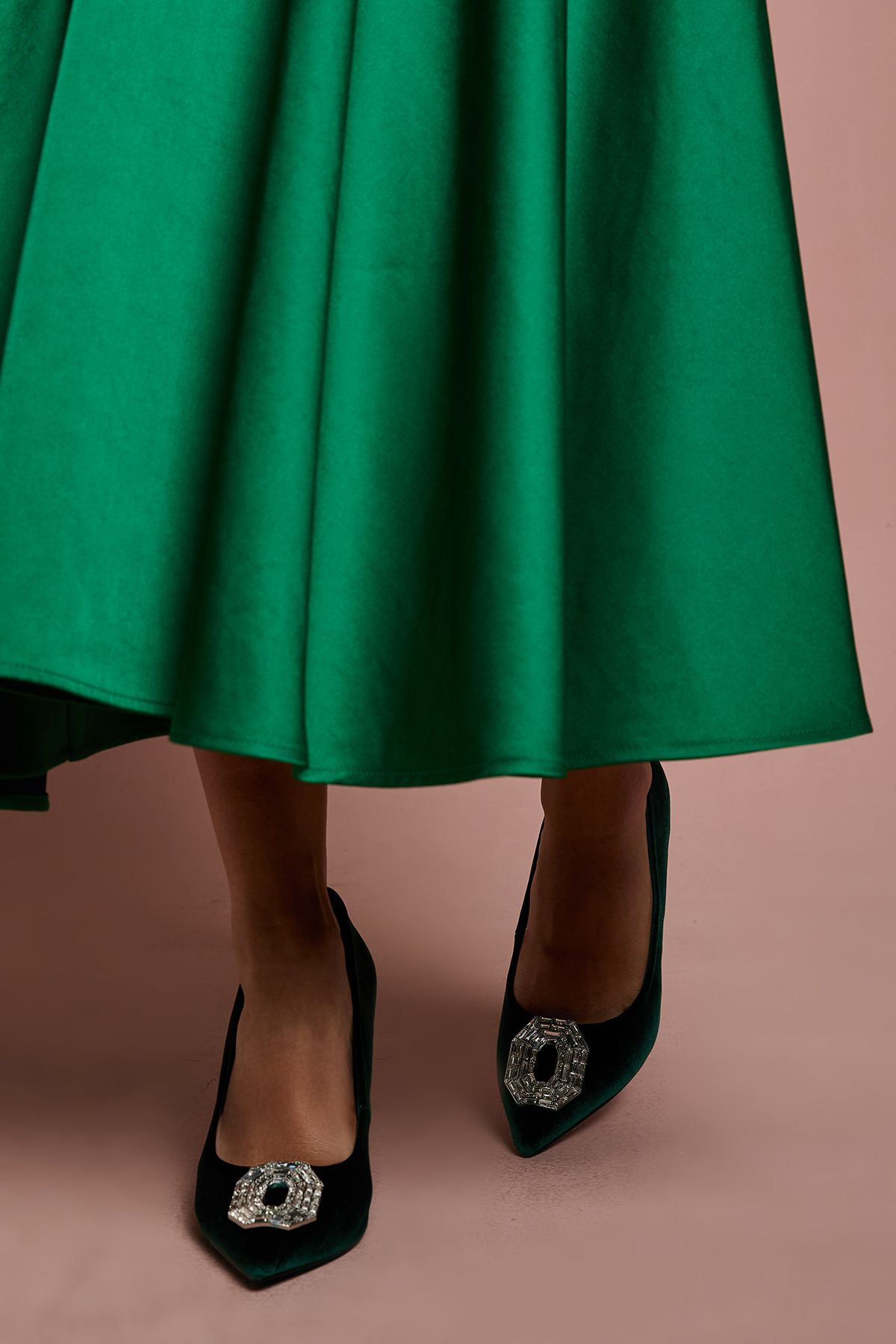 Coast Wide Fit Livvy Velvet Brooch Detail High Heel Stiletto Court Shoes Emerald image 2