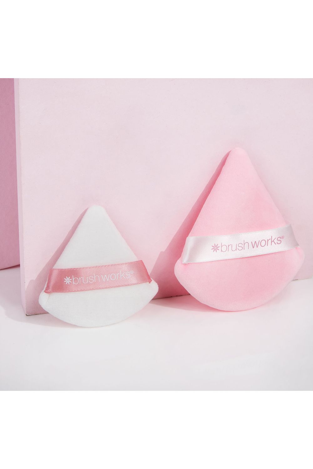Brushworks Triangular Powder Puff Duo Pink image 7