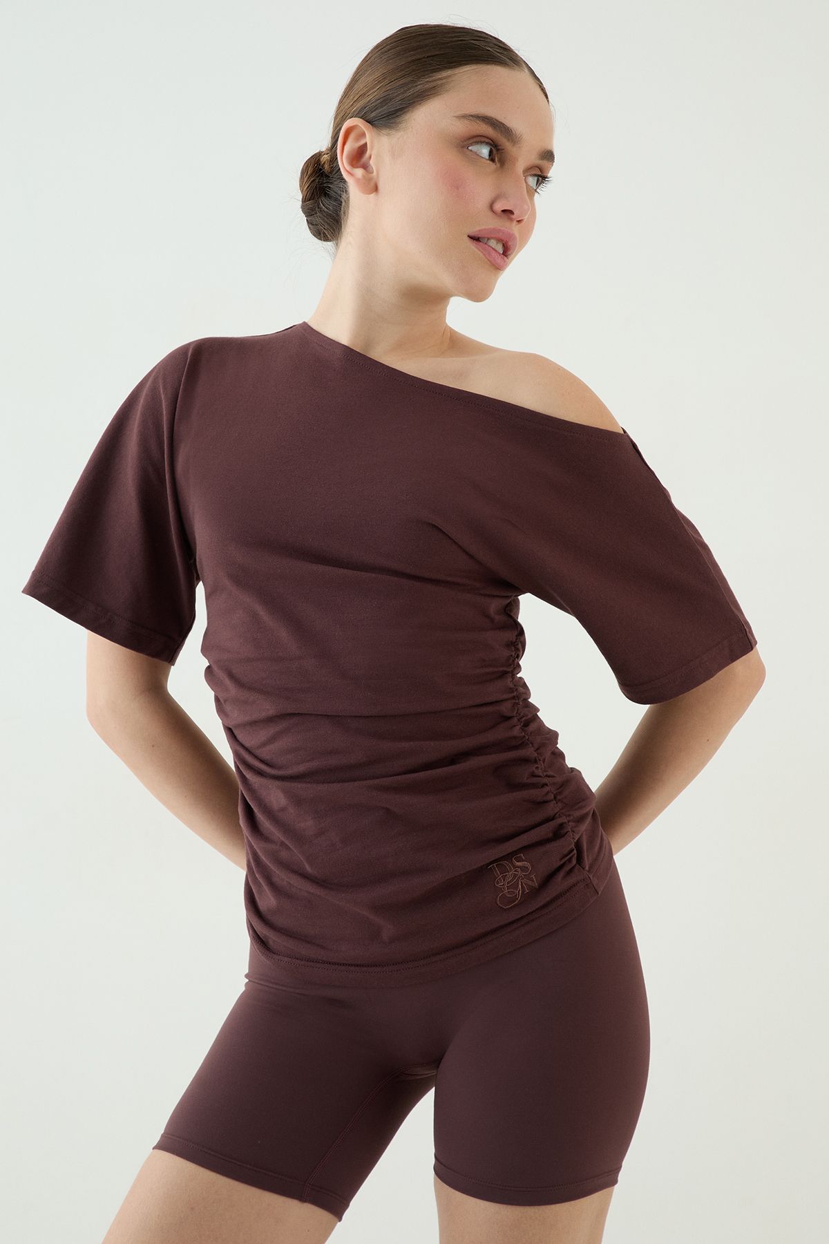 DSGN Studio DSGN Studio Off The Shoulder Cinched Waist Short Sleeve Top Chocolate