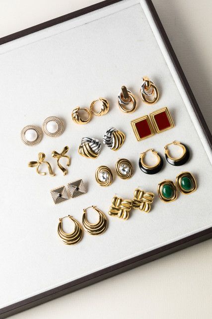 Jon Richard Gold Plated Ridge And Jet Square Earrings image 5